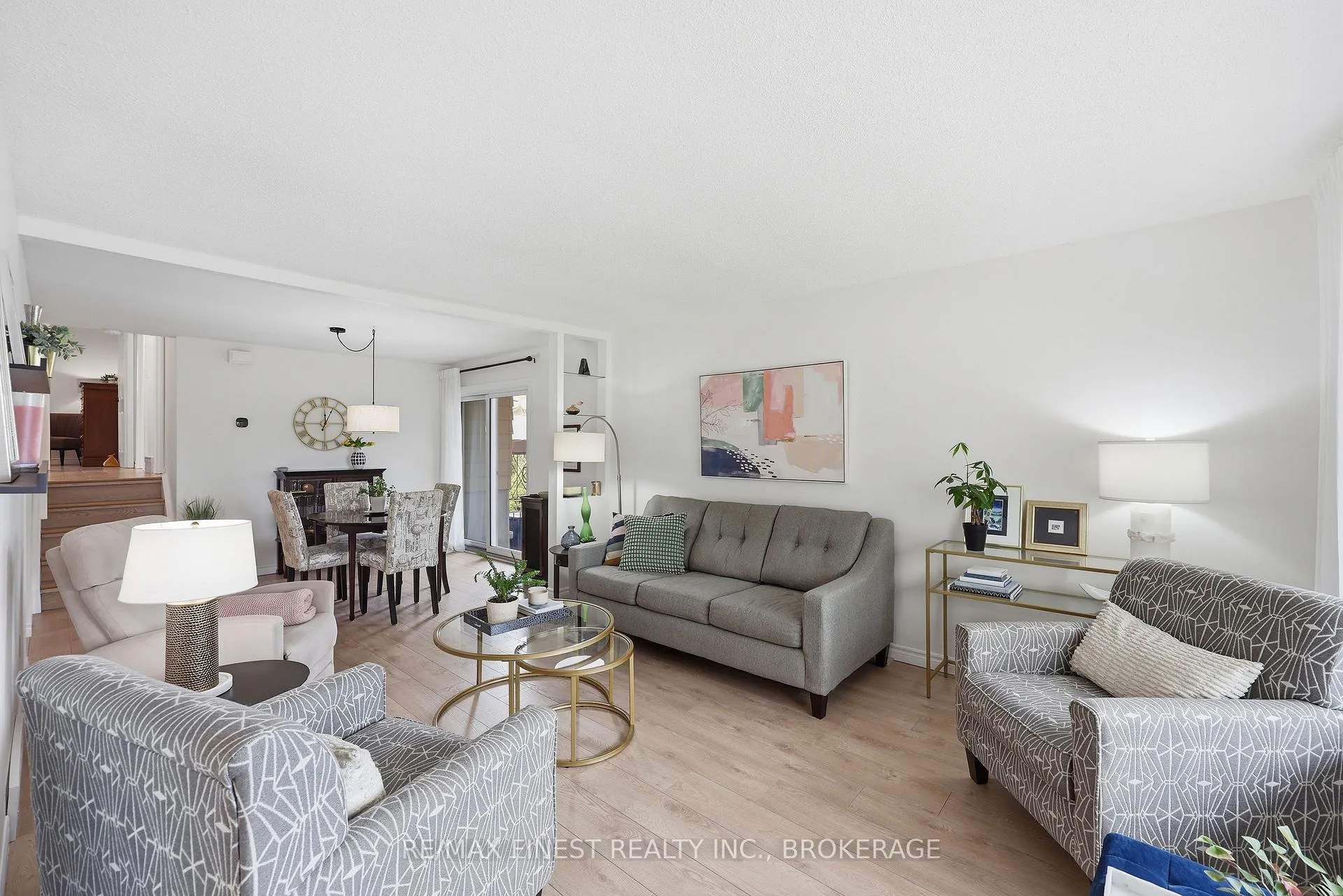 Photo 8 of 902 Pembridge Crescent, Kingston, South of Taylor-Kidd Blvd — HOMEH
