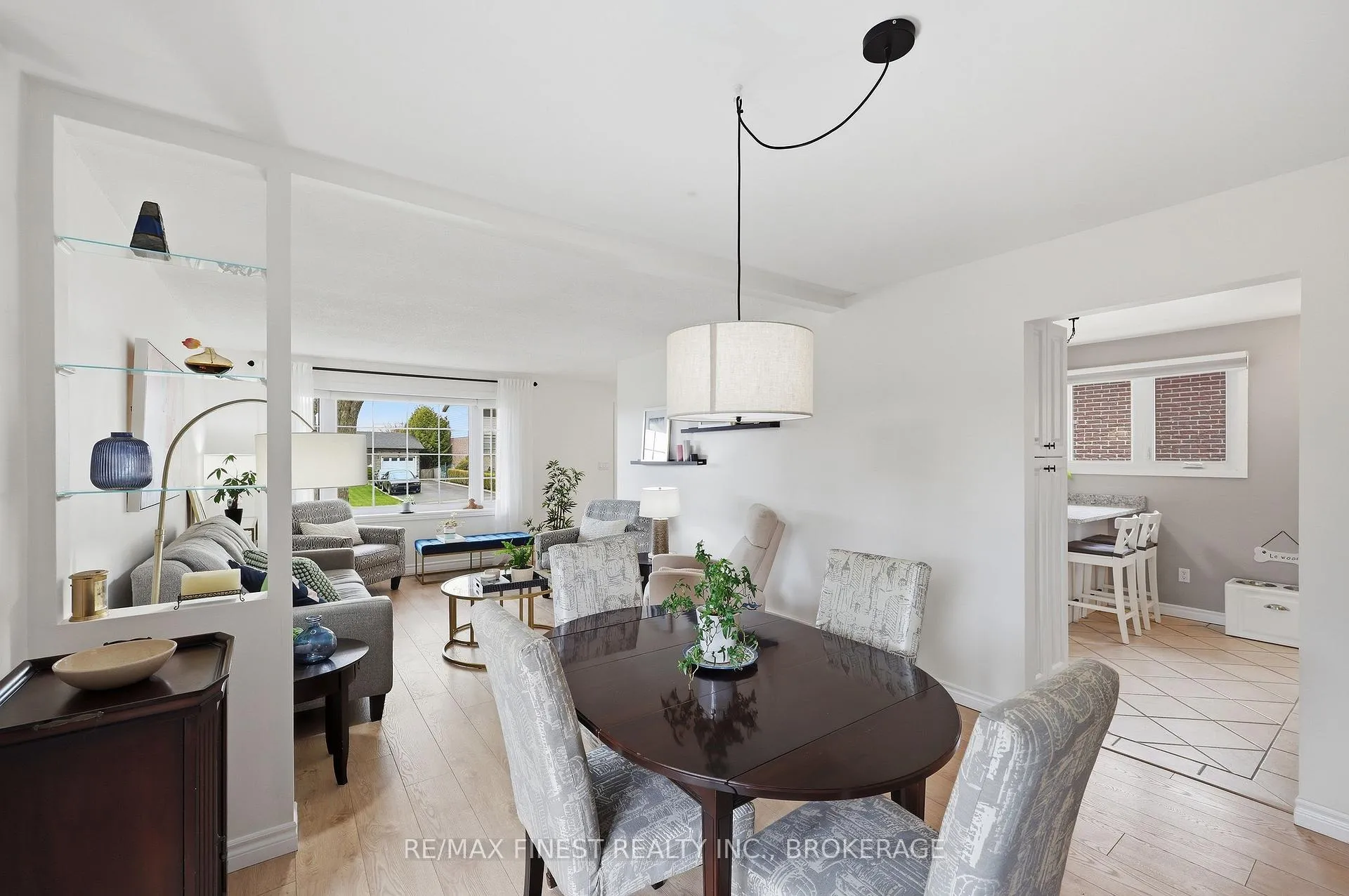 Photo 13 of 902 Pembridge Crescent, Kingston, South of Taylor-Kidd Blvd — HOMEH