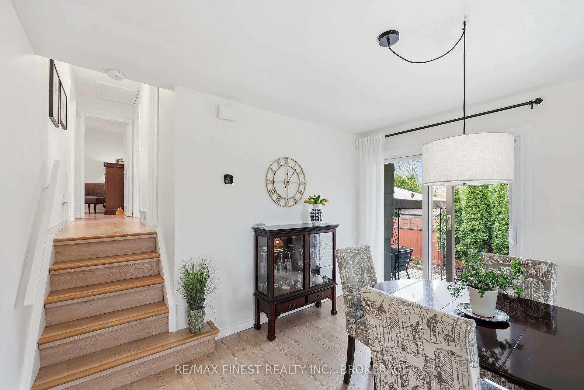 Photo 14 of 902 Pembridge Crescent, Kingston, South of Taylor-Kidd Blvd — HOMEH