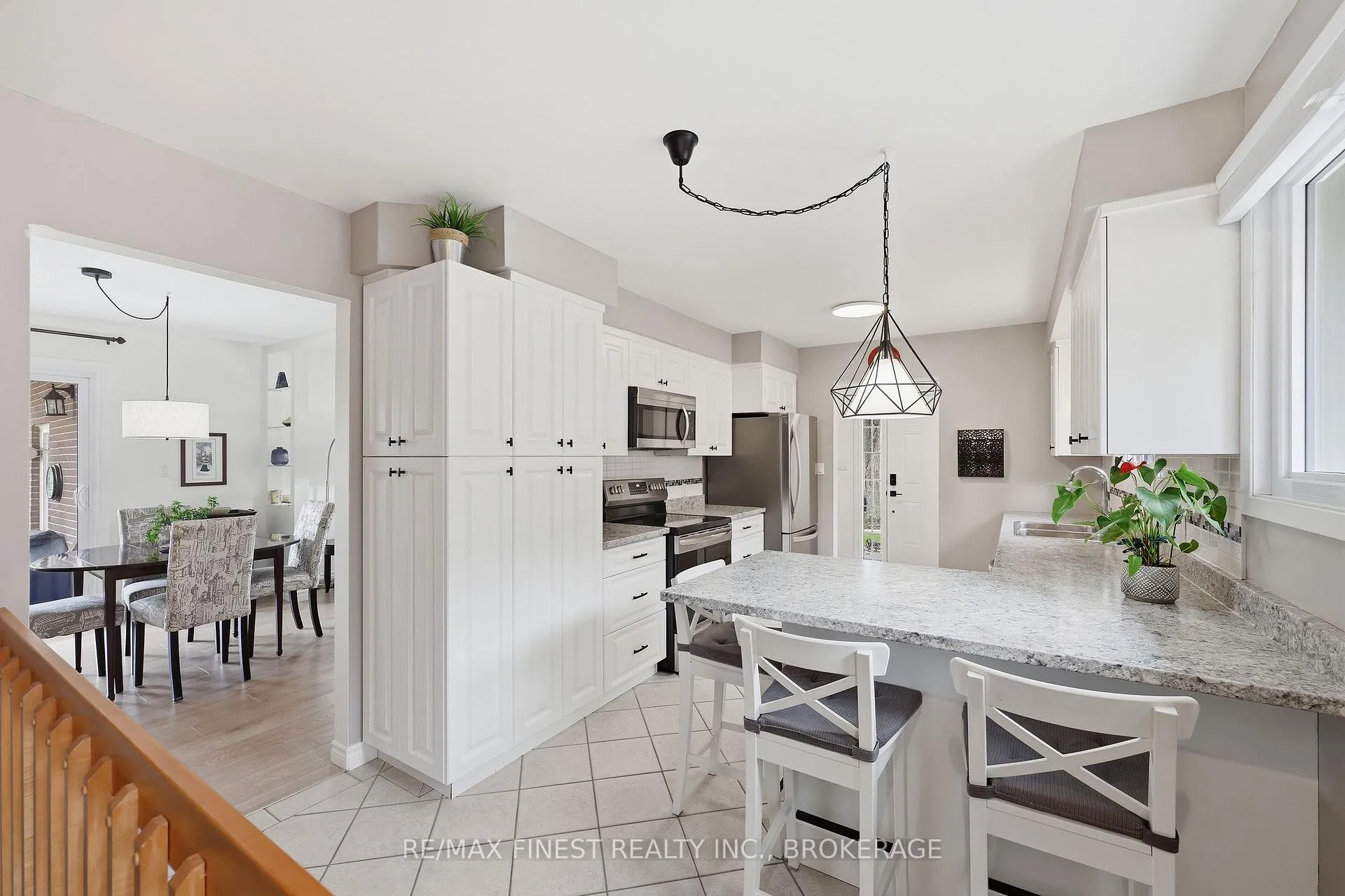 Photo 20 of 902 Pembridge Crescent, Kingston, South of Taylor-Kidd Blvd — HOMEH