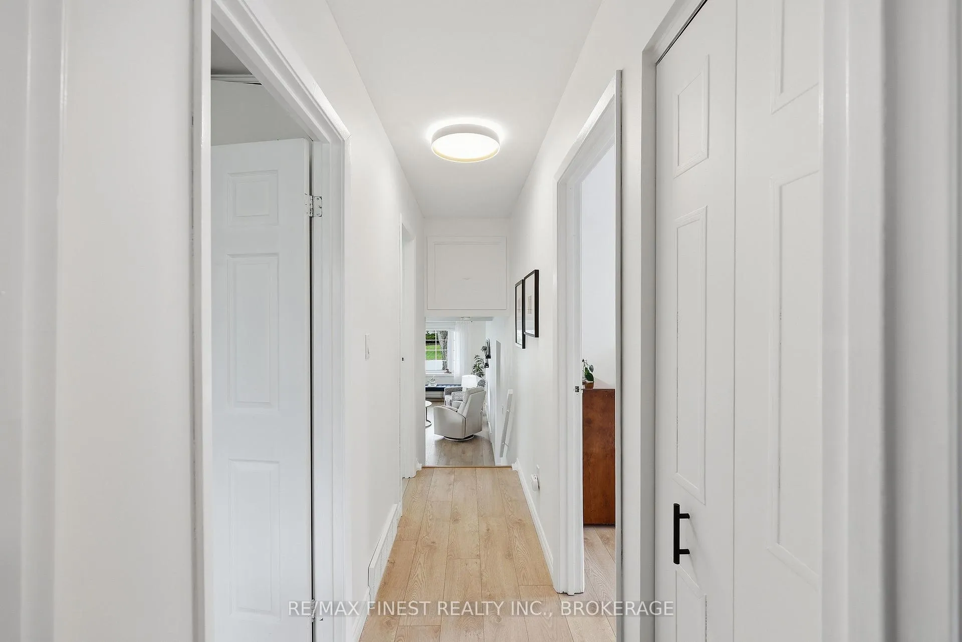 Photo 21 of 902 Pembridge Crescent, Kingston, South of Taylor-Kidd Blvd — HOMEH