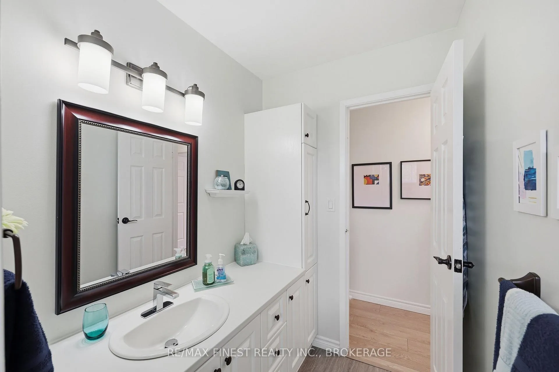 Photo 26 of 902 Pembridge Crescent, Kingston, South of Taylor-Kidd Blvd — HOMEH