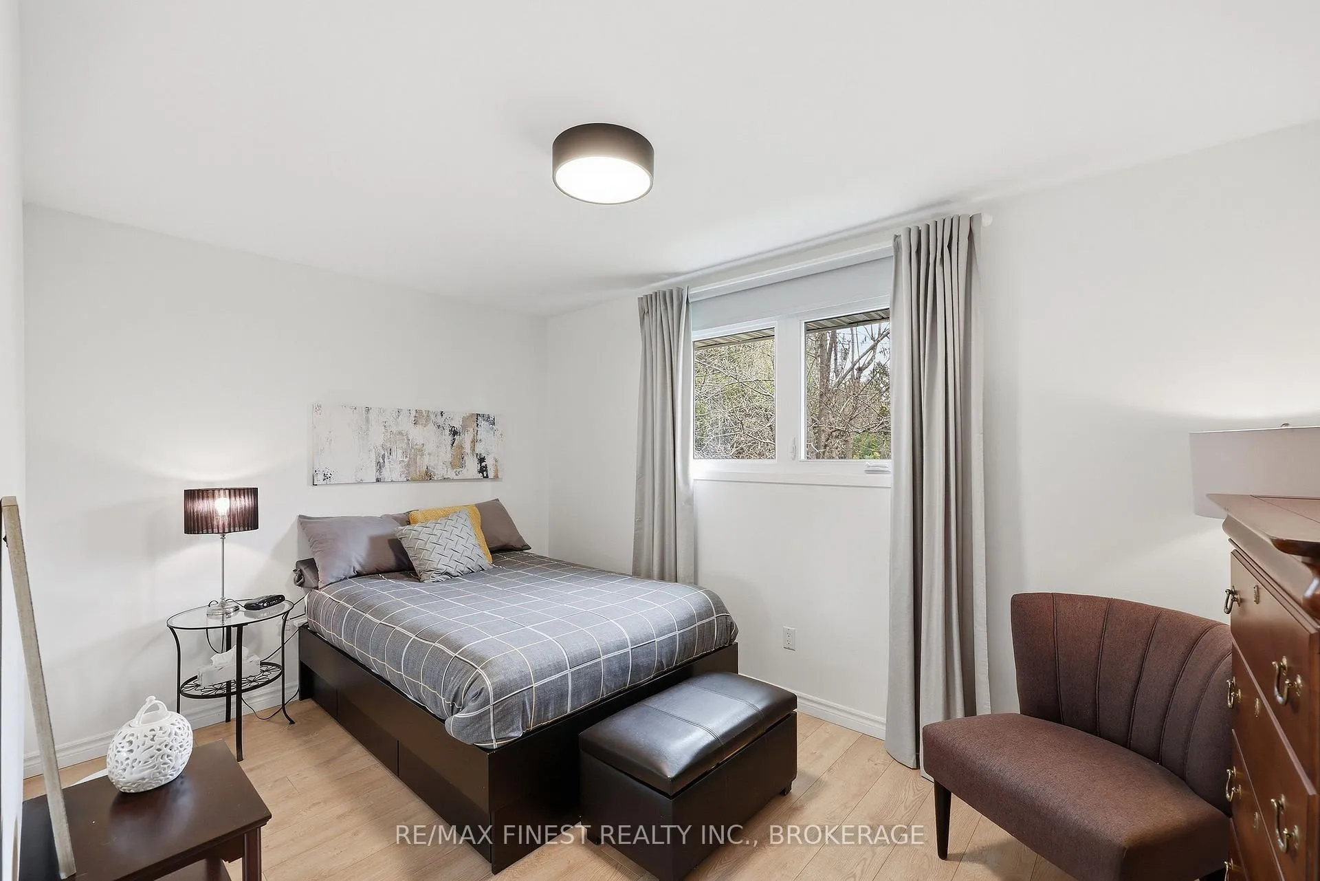 Photo 30 of 902 Pembridge Crescent, Kingston, South of Taylor-Kidd Blvd — HOMEH