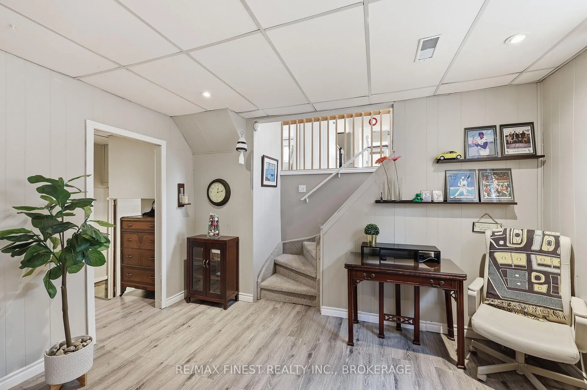 Photo 33 of 902 Pembridge Crescent, Kingston, South of Taylor-Kidd Blvd — HOMEH