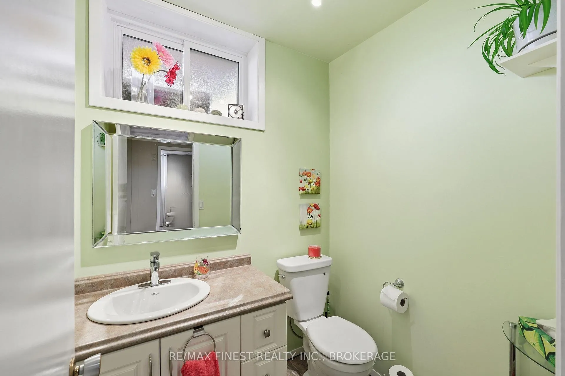 Photo 38 of 902 Pembridge Crescent, Kingston, South of Taylor-Kidd Blvd — HOMEH