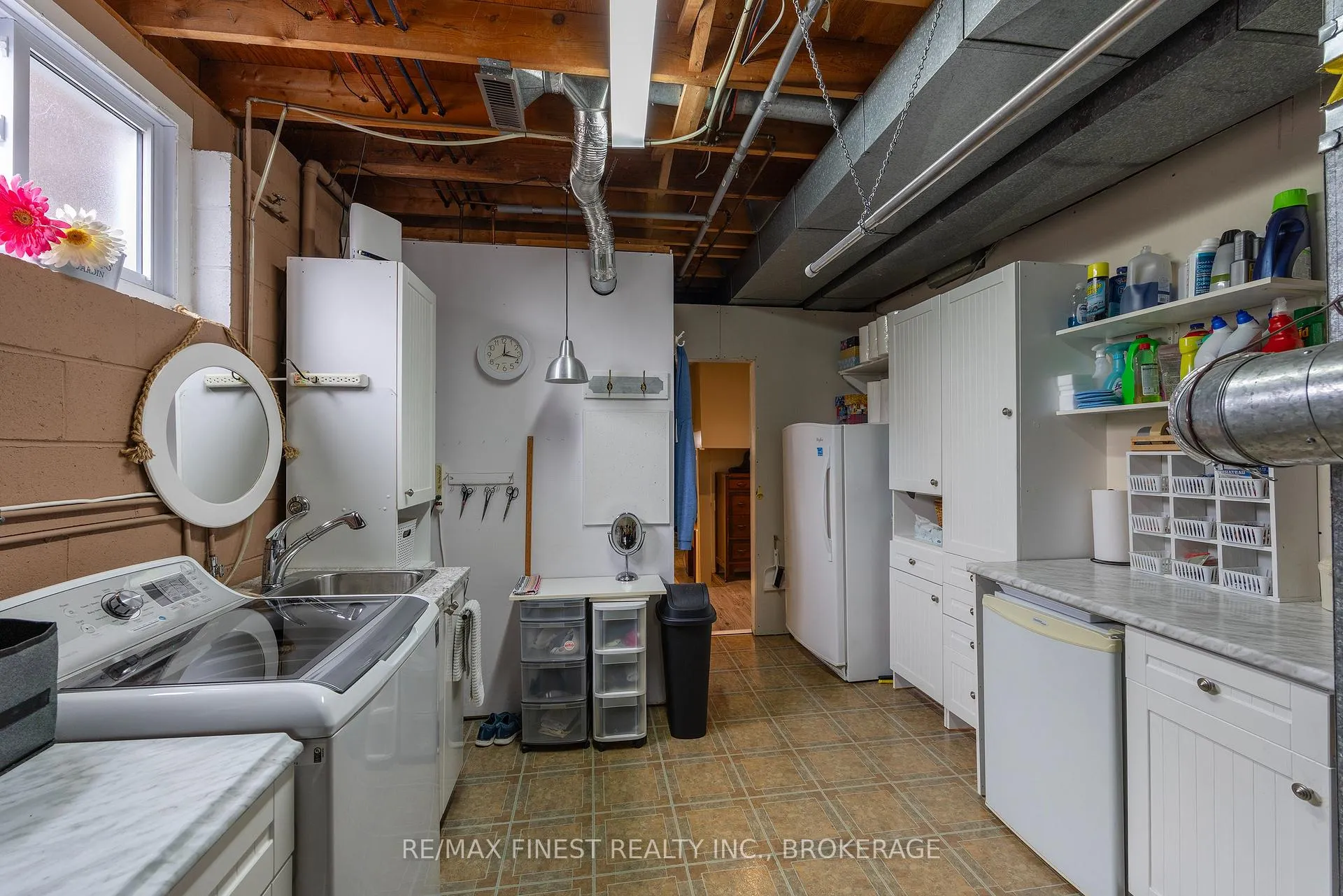 Photo 39 of 902 Pembridge Crescent, Kingston, South of Taylor-Kidd Blvd — HOMEH