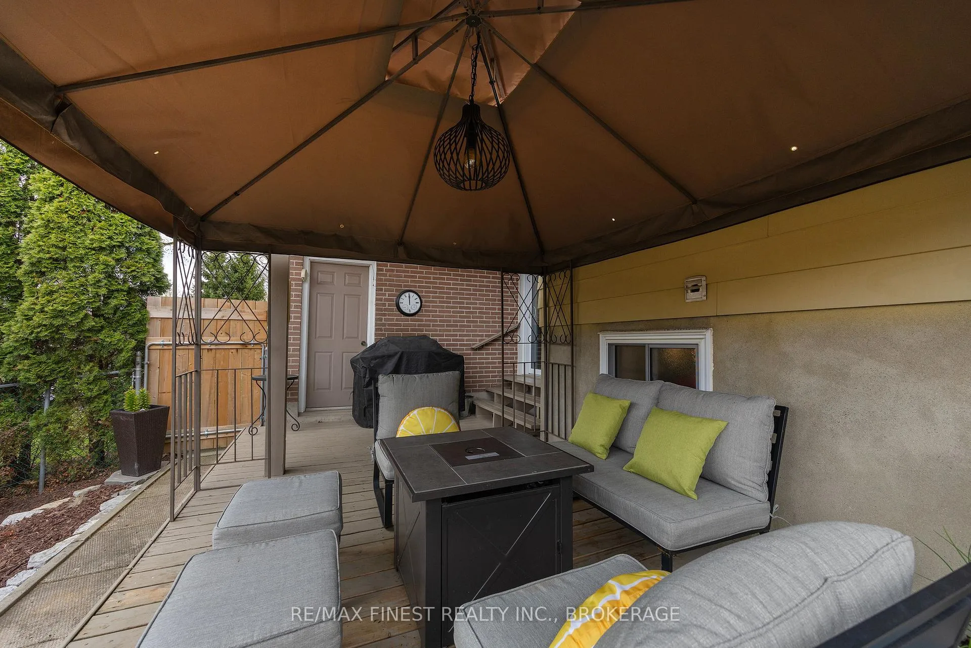 Photo 40 of 902 Pembridge Crescent, Kingston, South of Taylor-Kidd Blvd — HOMEH