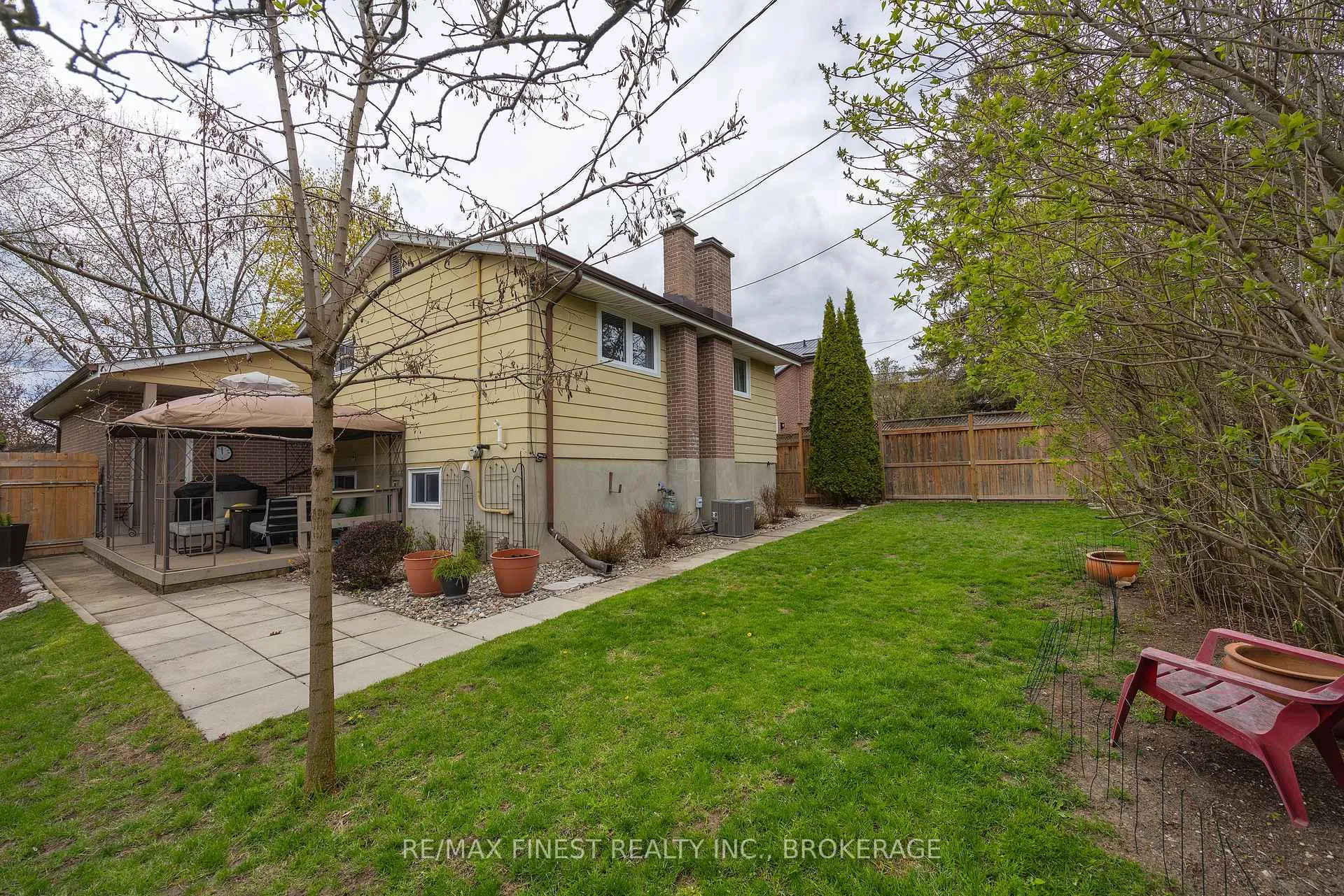 Photo 44 of 902 Pembridge Crescent, Kingston, South of Taylor-Kidd Blvd — HOMEH