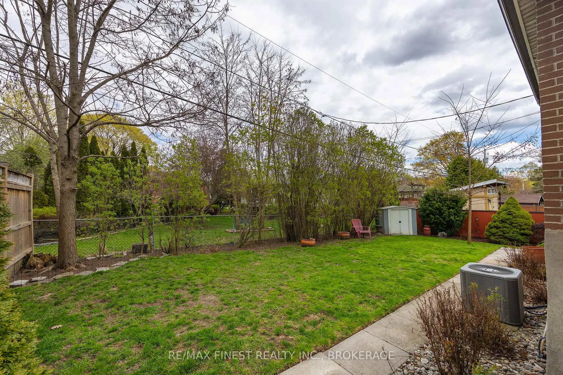 Photo 45 of 902 Pembridge Crescent, Kingston, South of Taylor-Kidd Blvd — HOMEH