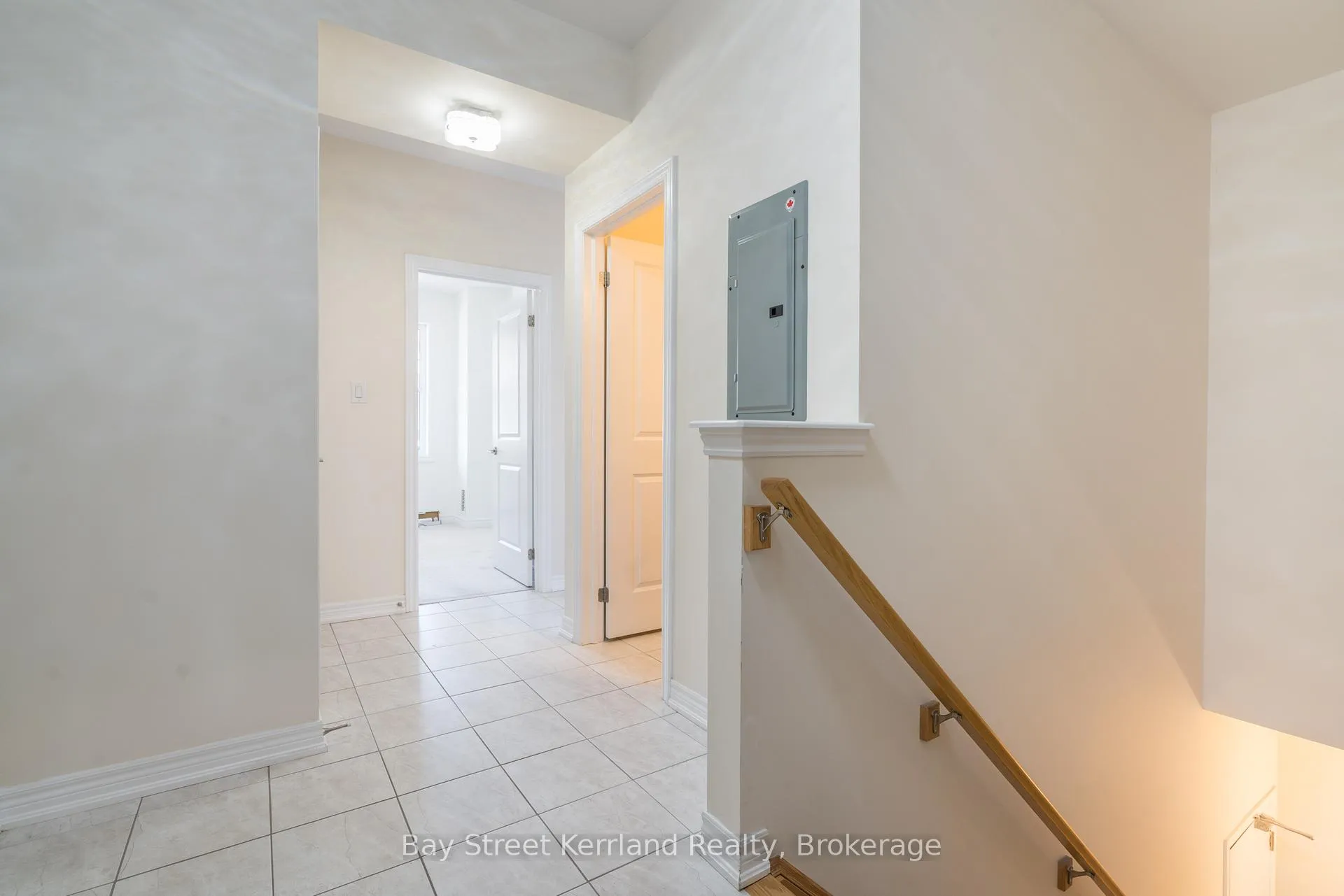 Photo 5 of Unit 203, 269 Georgian Drive, Oakville, River Oaks — HOMEH