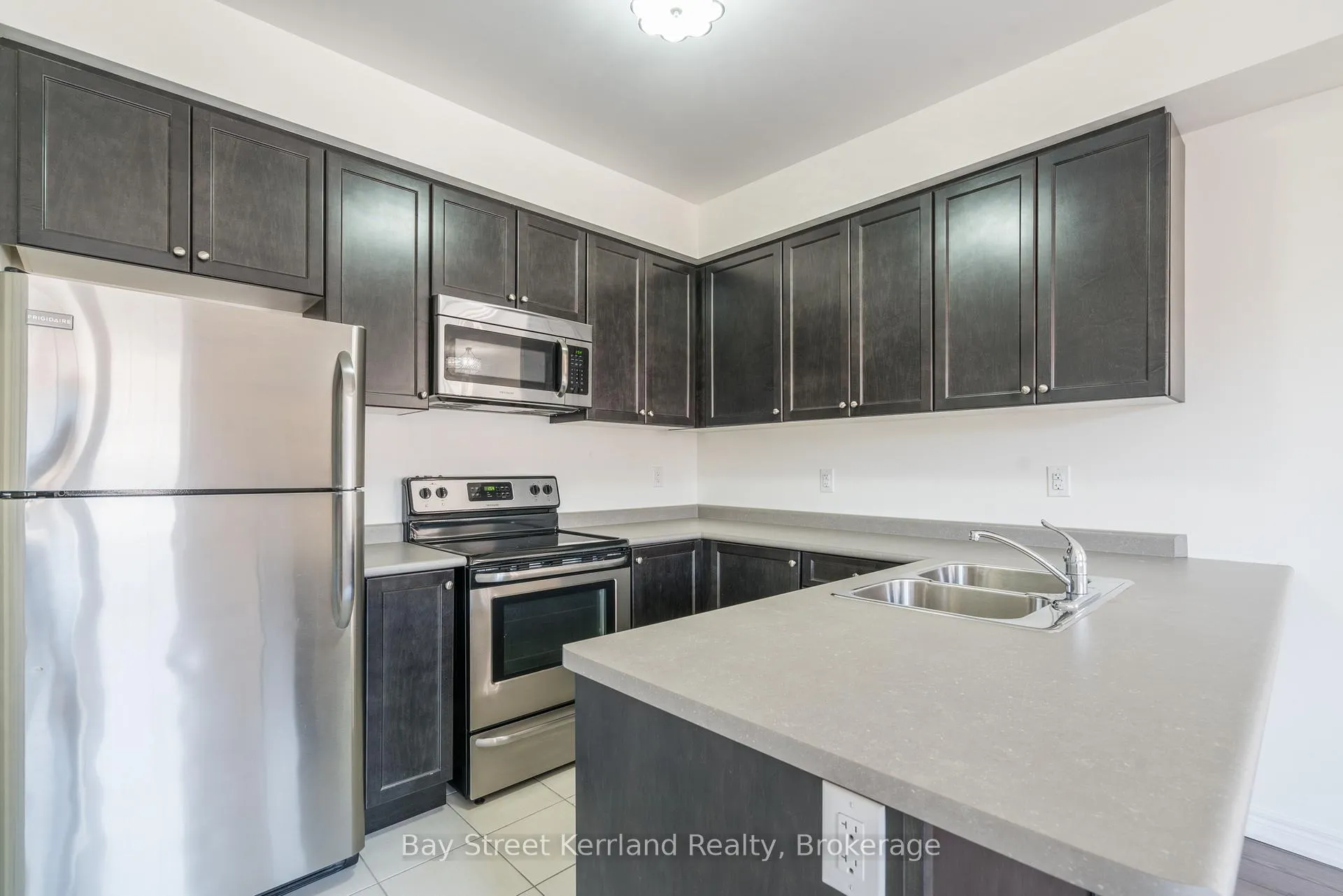 Photo 9 of Unit 203, 269 Georgian Drive, Oakville, River Oaks — HOMEH