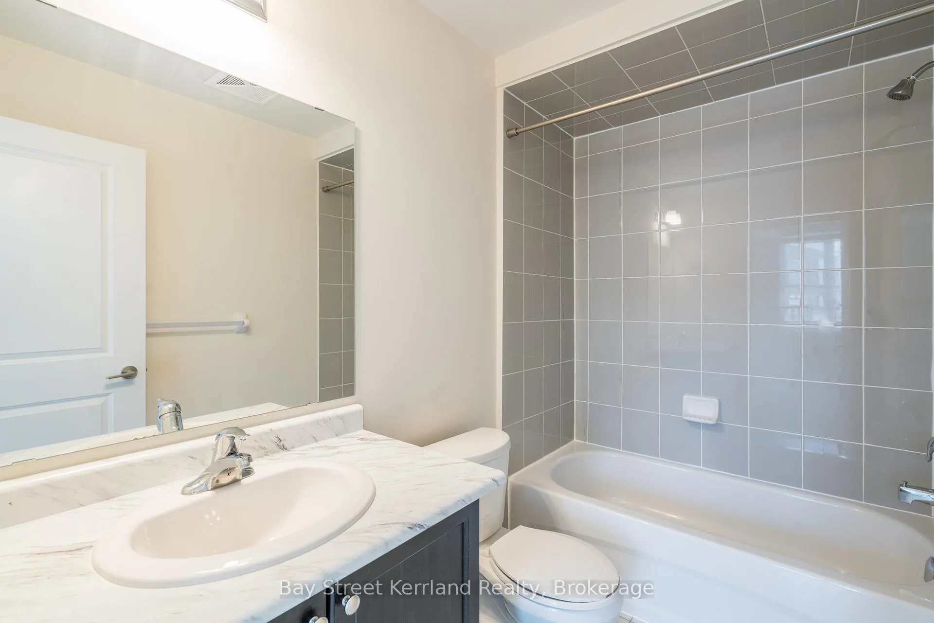 Photo 13 of Unit 203, 269 Georgian Drive, Oakville, River Oaks — HOMEH