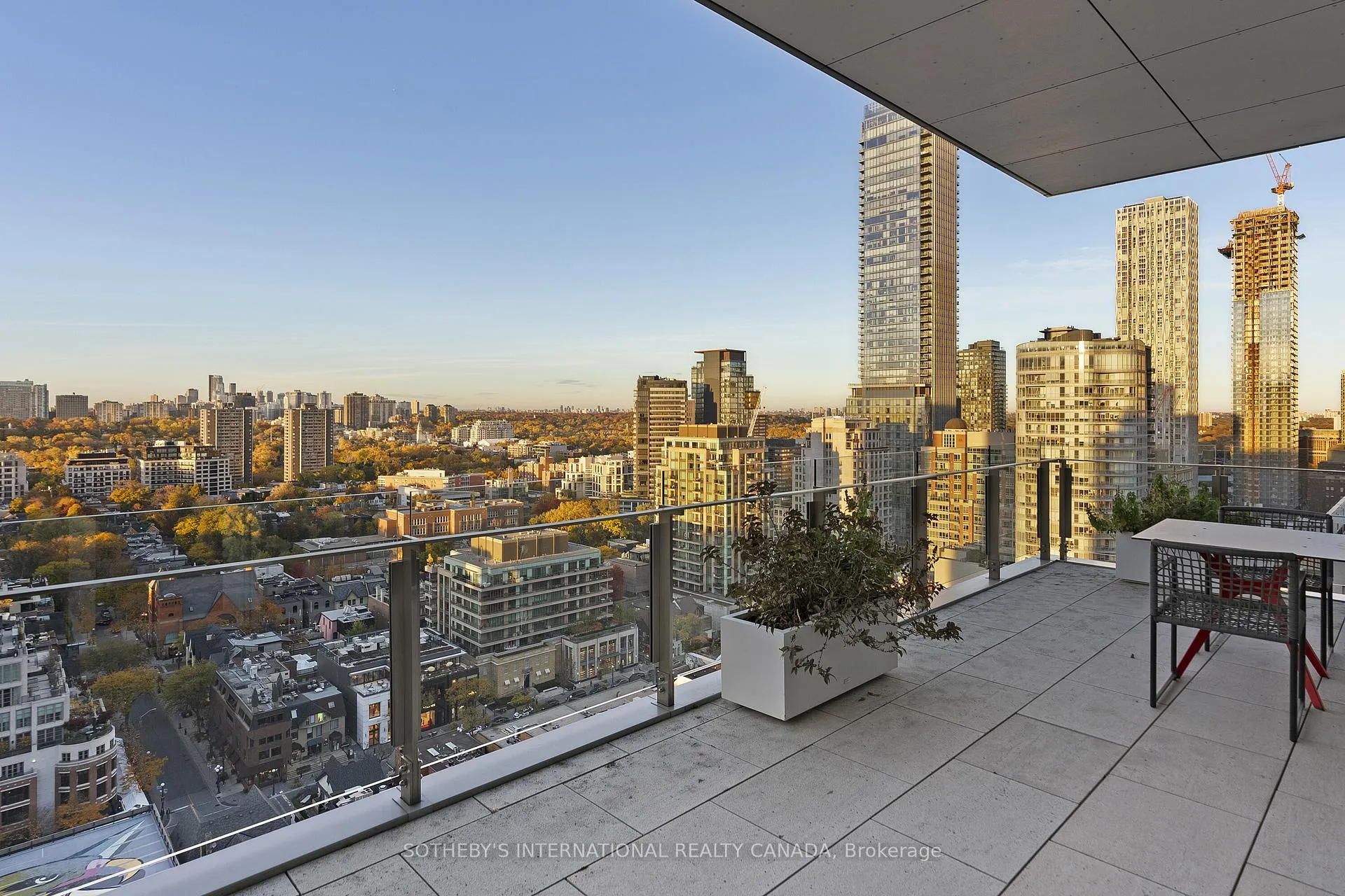 Photo 15 of Unit 1700, 155 Cumberland Street, Toronto, The Annex — HOMEH