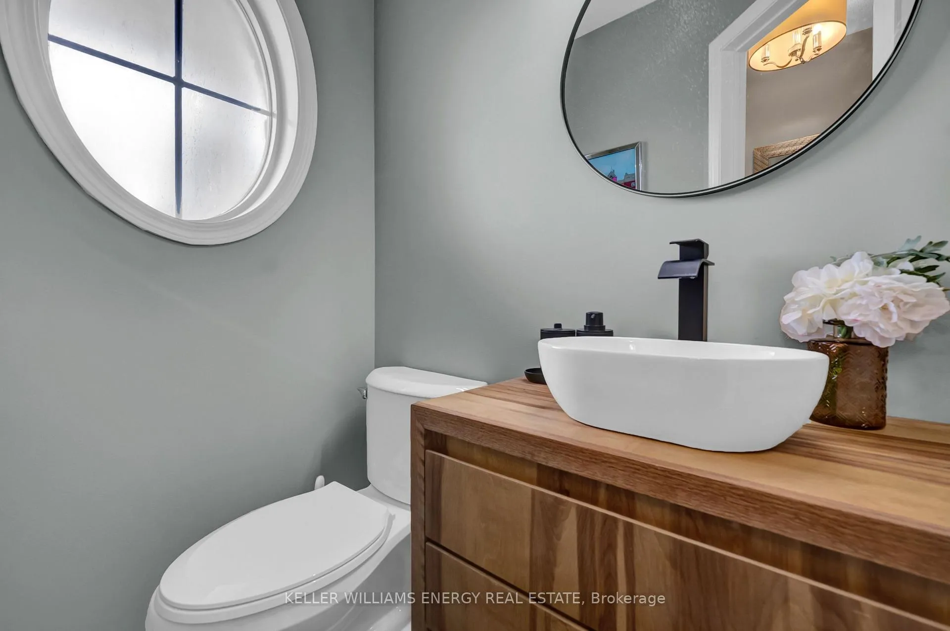 Photo 6 of 1307 MacInally Court, Oshawa, Pinecrest — HOMEH