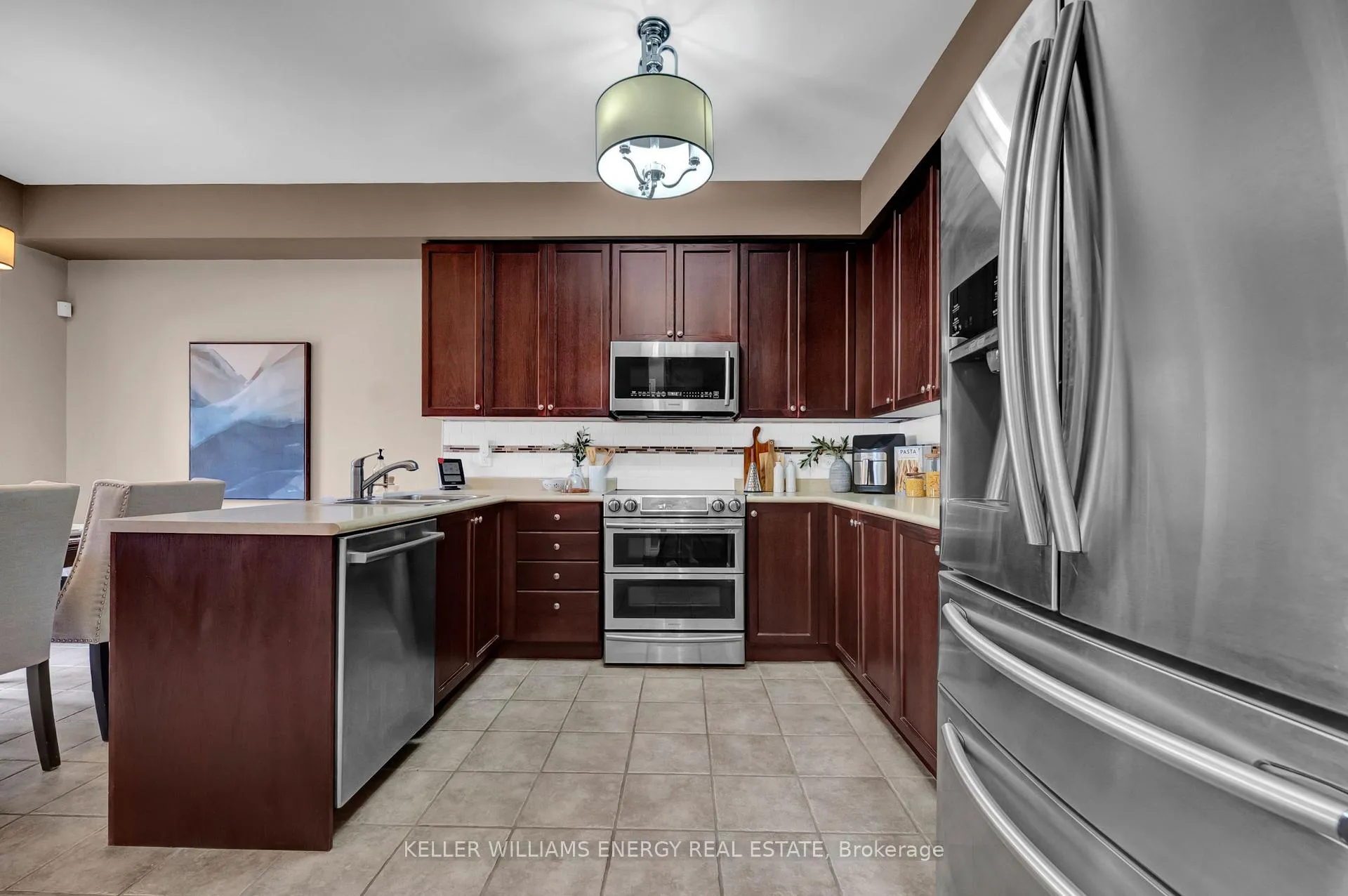 Photo 7 of 1307 MacInally Court, Oshawa, Pinecrest — HOMEH