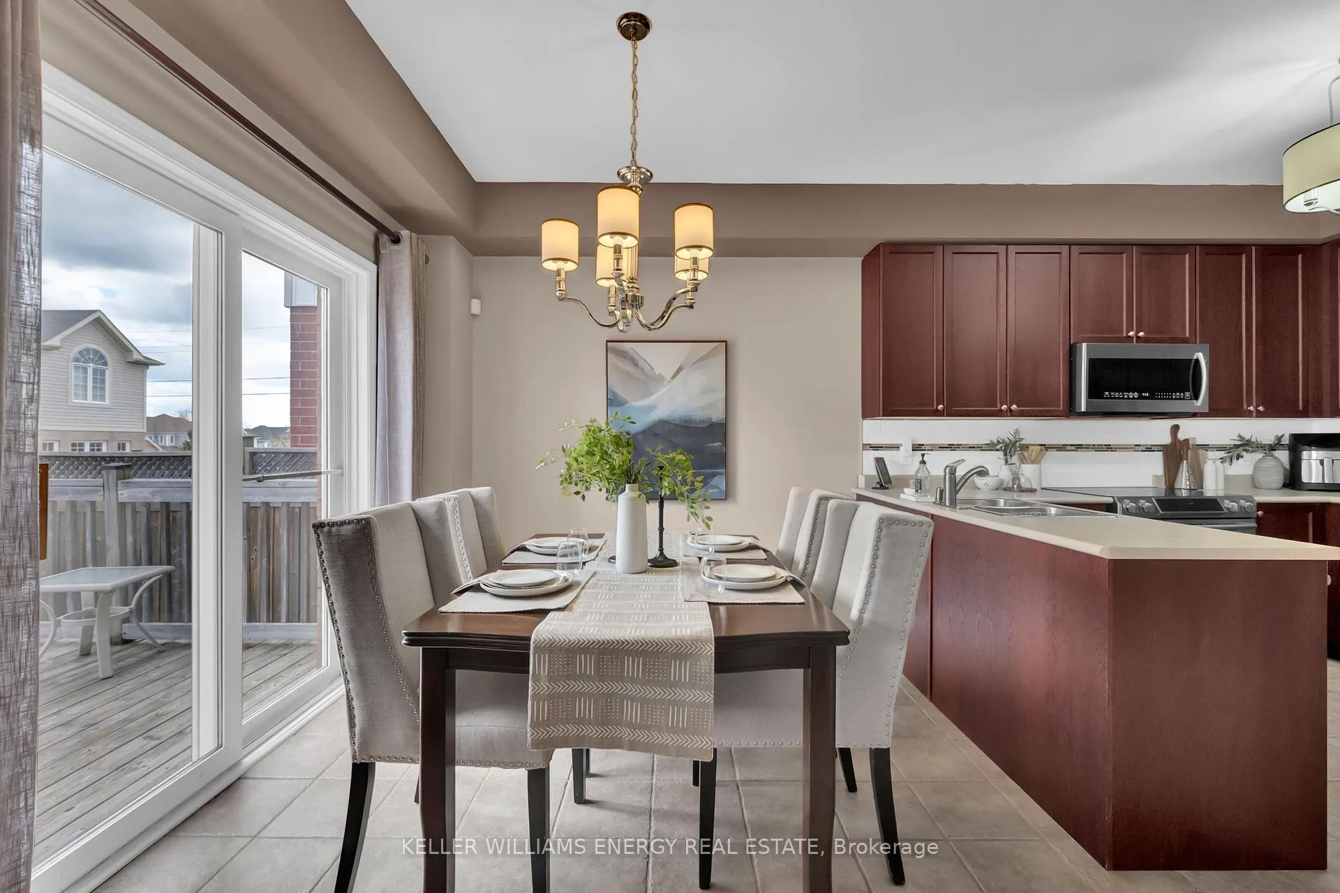 Photo 12 of 1307 MacInally Court, Oshawa, Pinecrest — HOMEH