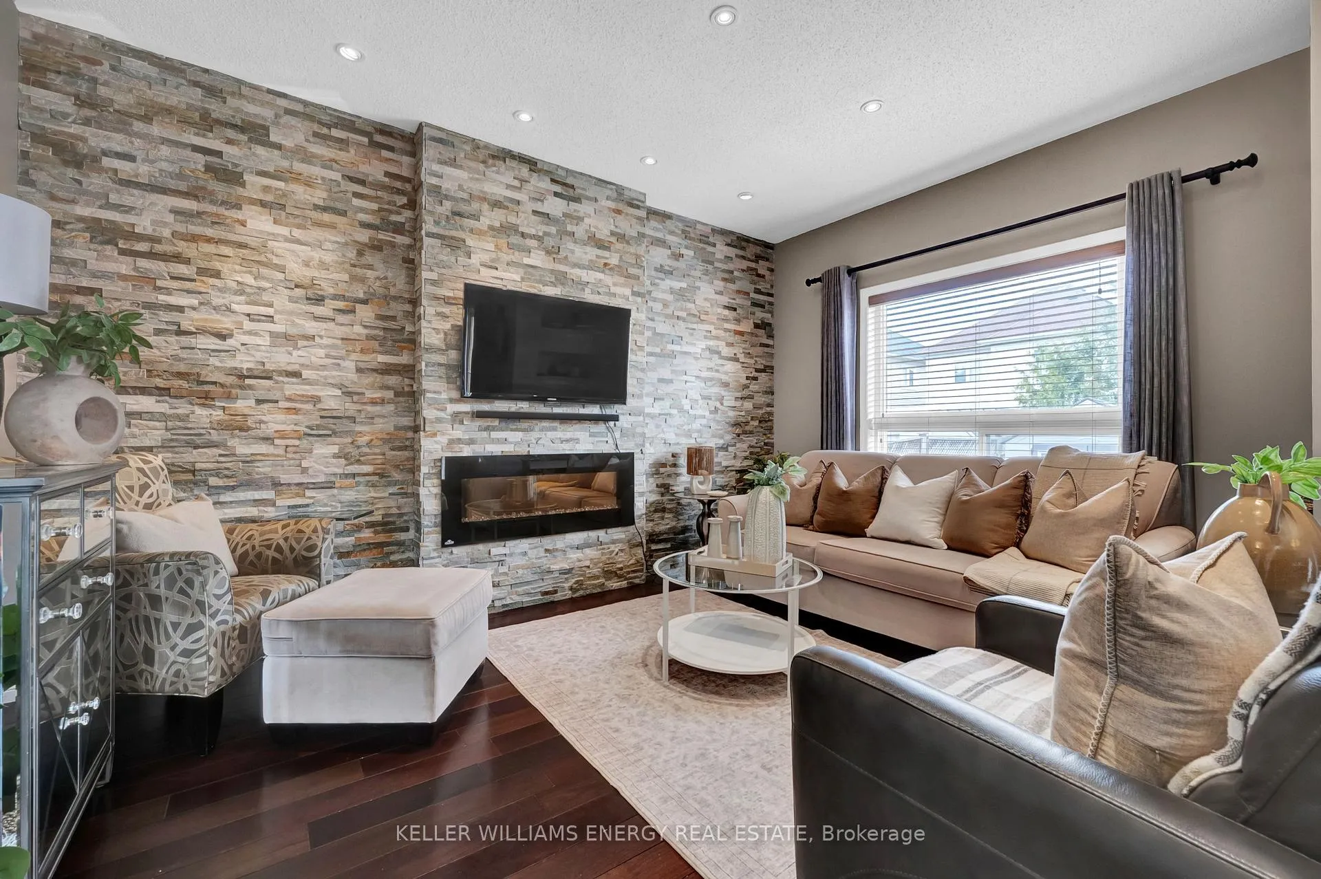 Photo 16 of 1307 MacInally Court, Oshawa, Pinecrest — HOMEH
