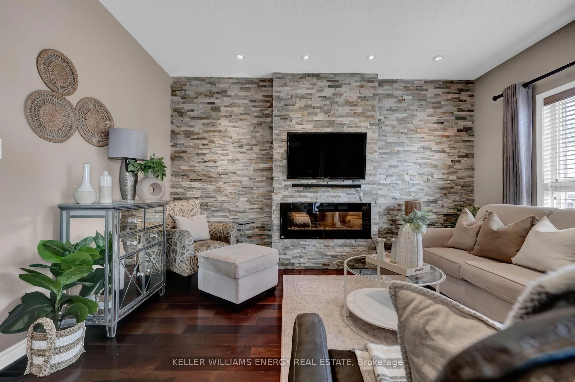 Photo 17 of 1307 MacInally Court, Oshawa, Pinecrest — HOMEH