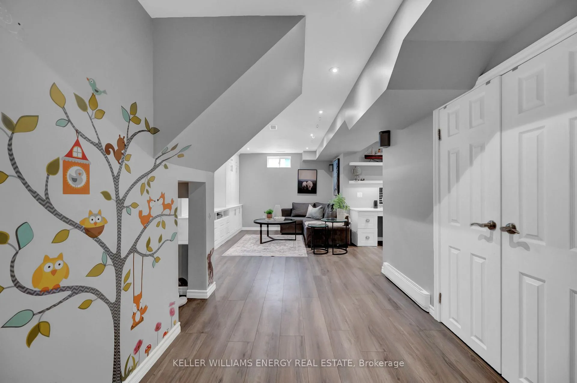Photo 35 of 1307 MacInally Court, Oshawa, Pinecrest — HOMEH