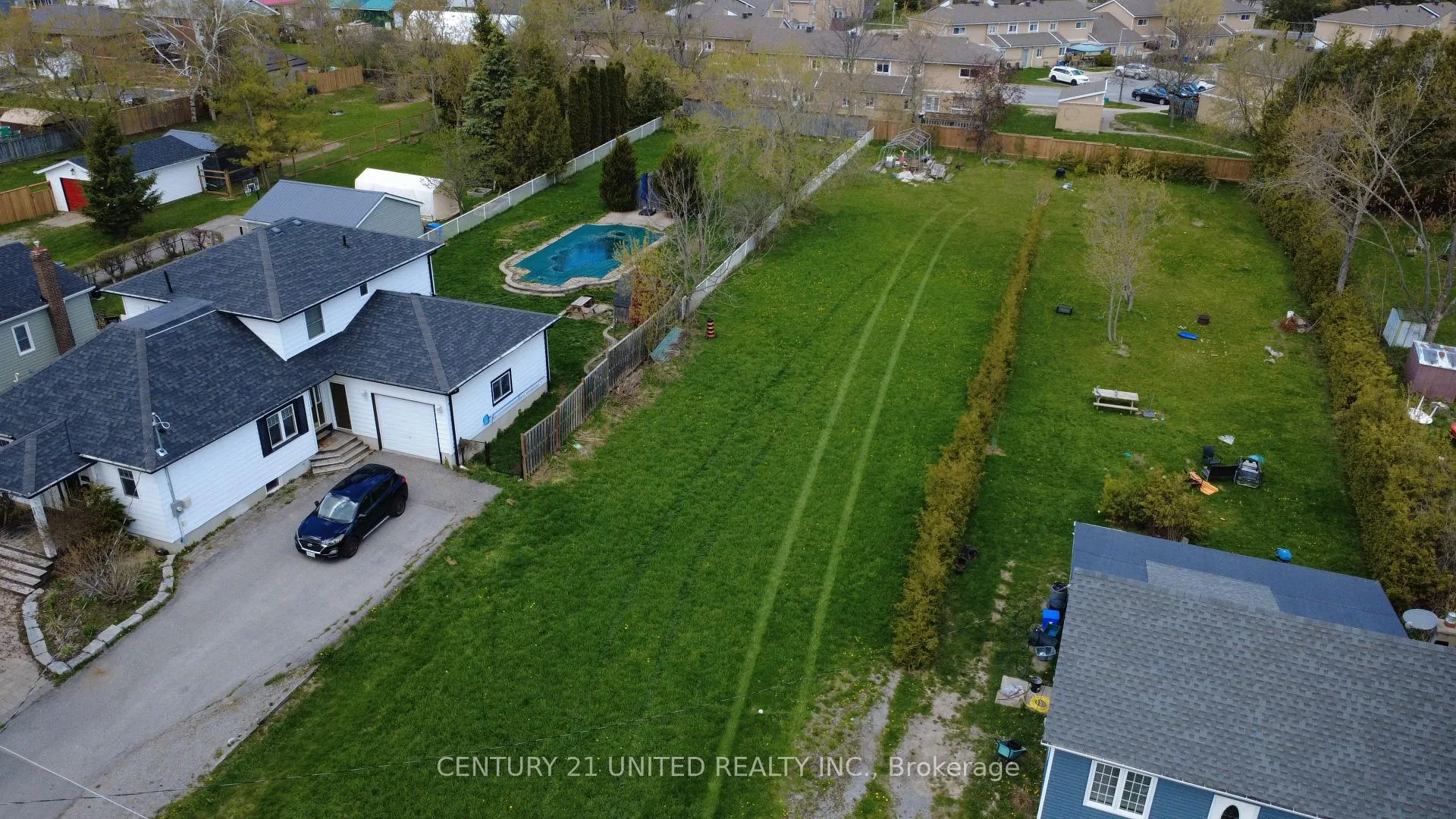 Photo 2 of George Street E, Kawartha Lakes, Lindsay — HOMEH