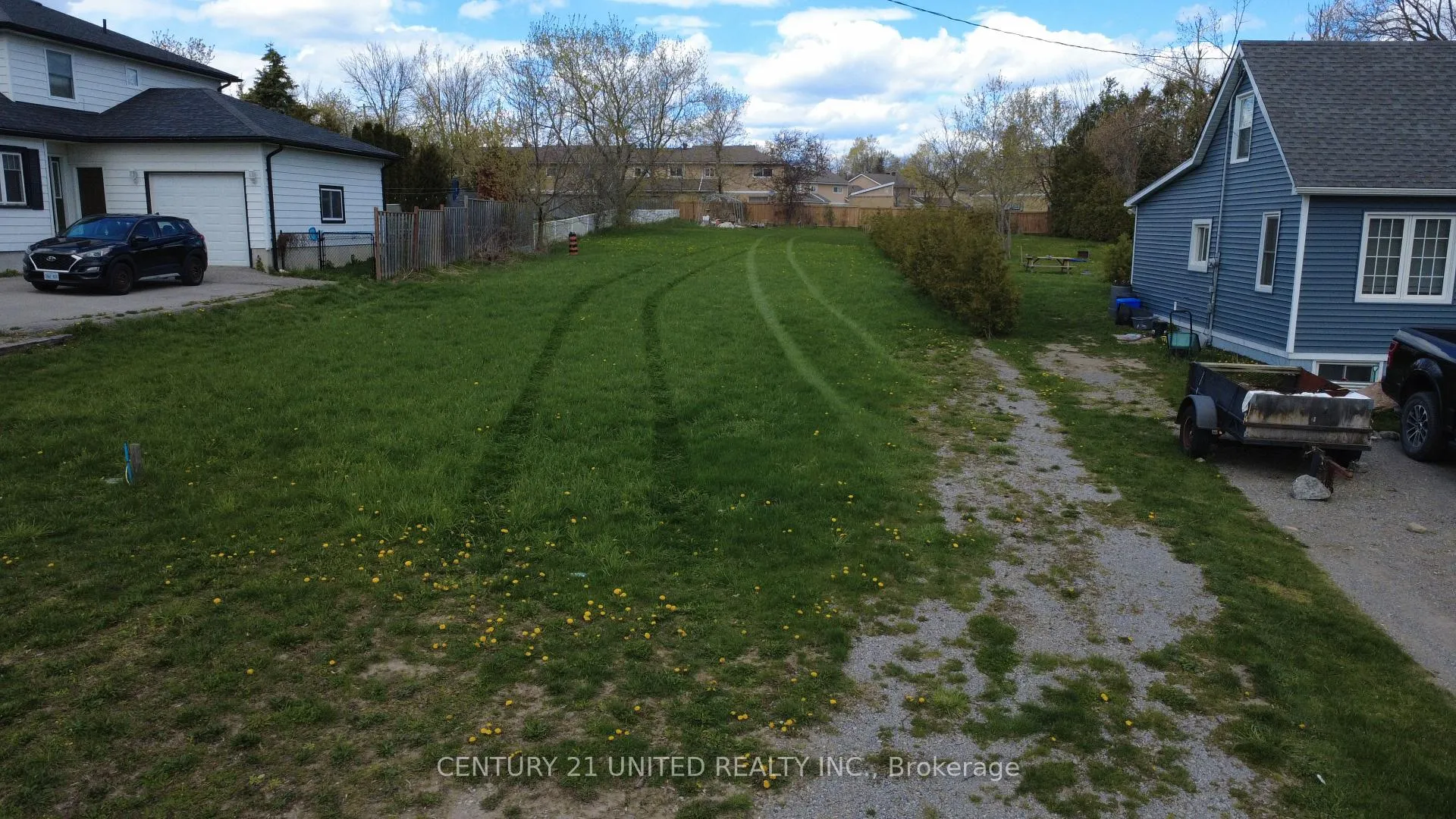 Photo 3 of George Street E, Kawartha Lakes, Lindsay — HOMEH