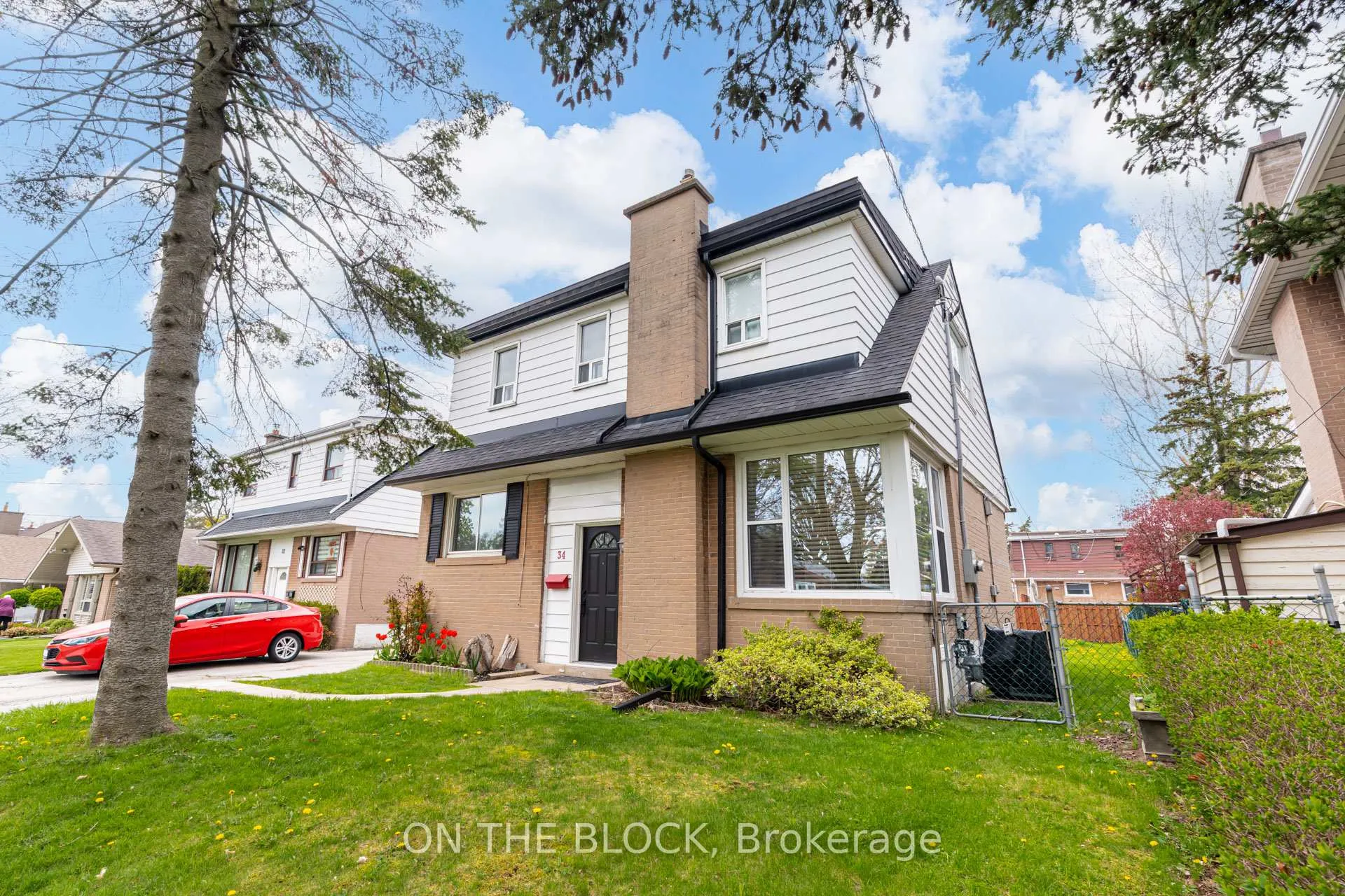Photo 2 of Unit #Lower, 34 Henley Crescent, Etobicoke, Rexdale-Kipling — HOMEH