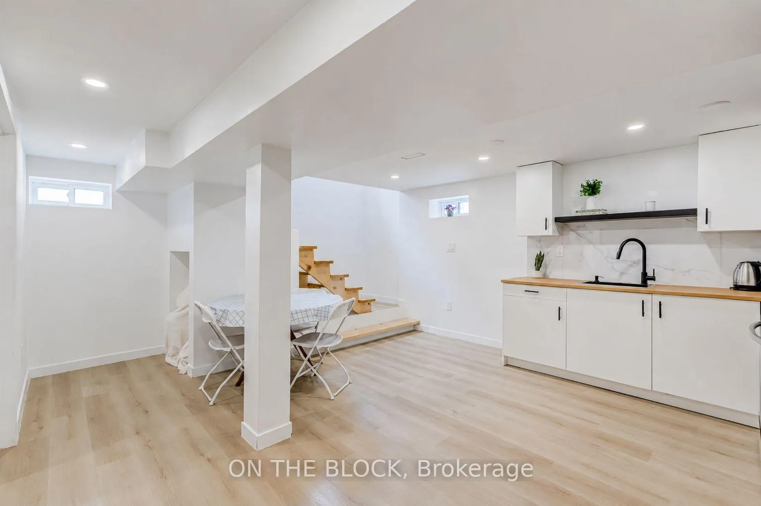 Photo 5 of Unit #Lower, 34 Henley Crescent, Etobicoke, Rexdale-Kipling — HOMEH