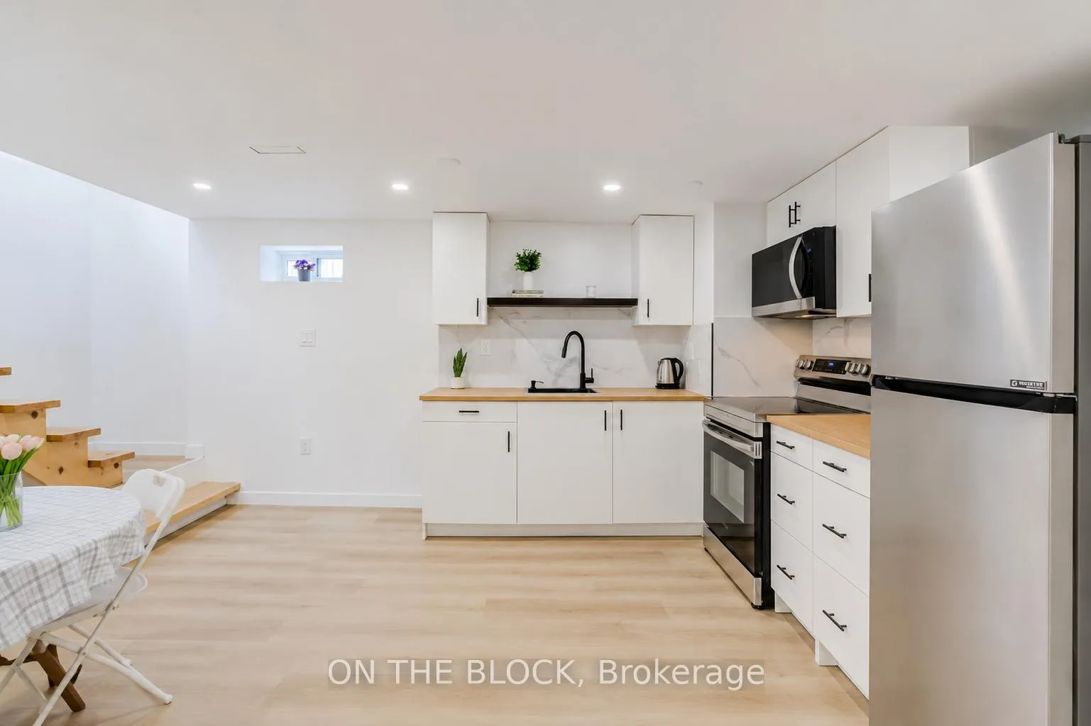 Photo 6 of Unit #Lower, 34 Henley Crescent, Etobicoke, Rexdale-Kipling — HOMEH