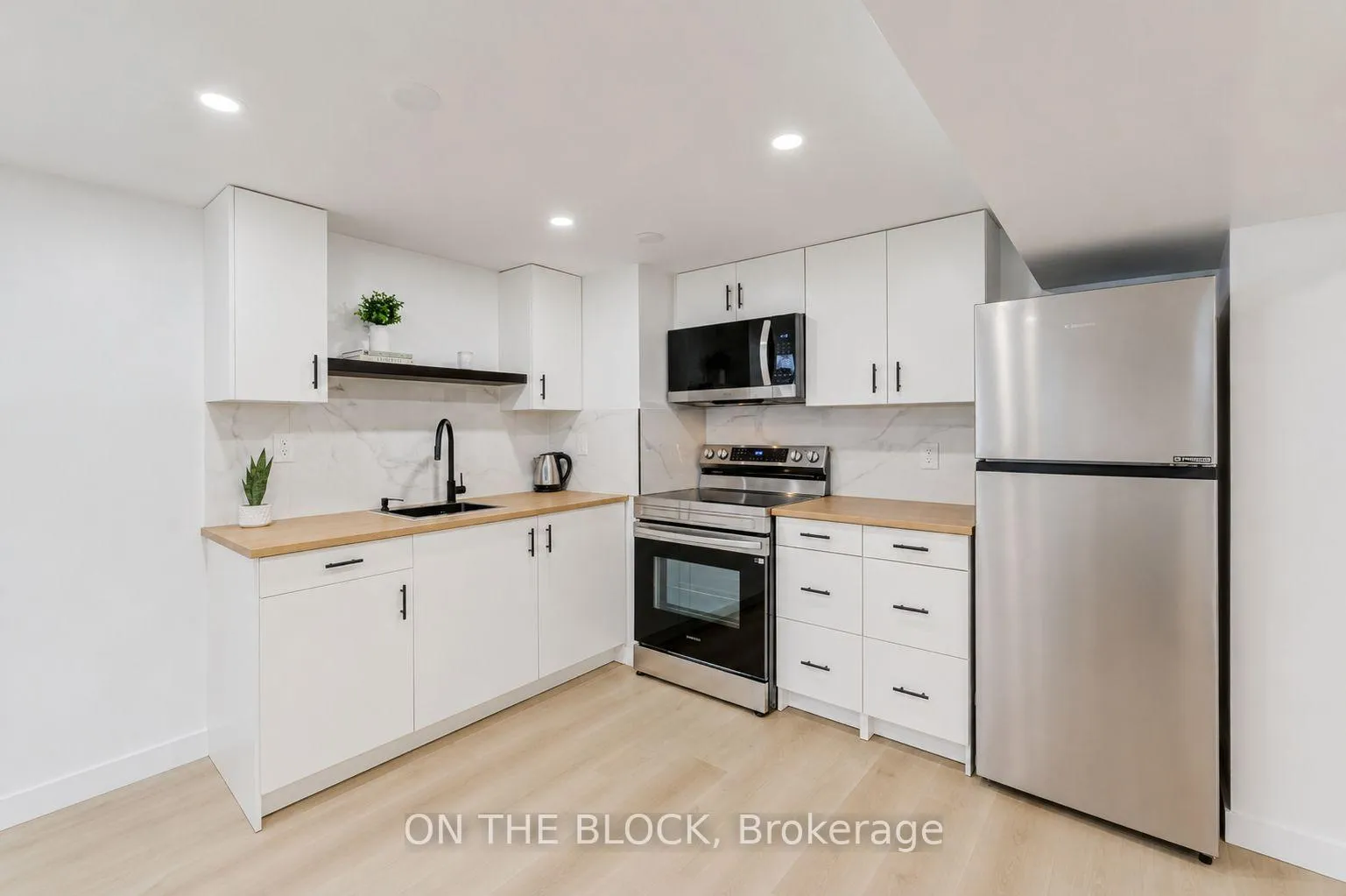 Photo 7 of Unit #Lower, 34 Henley Crescent, Etobicoke, Rexdale-Kipling — HOMEH