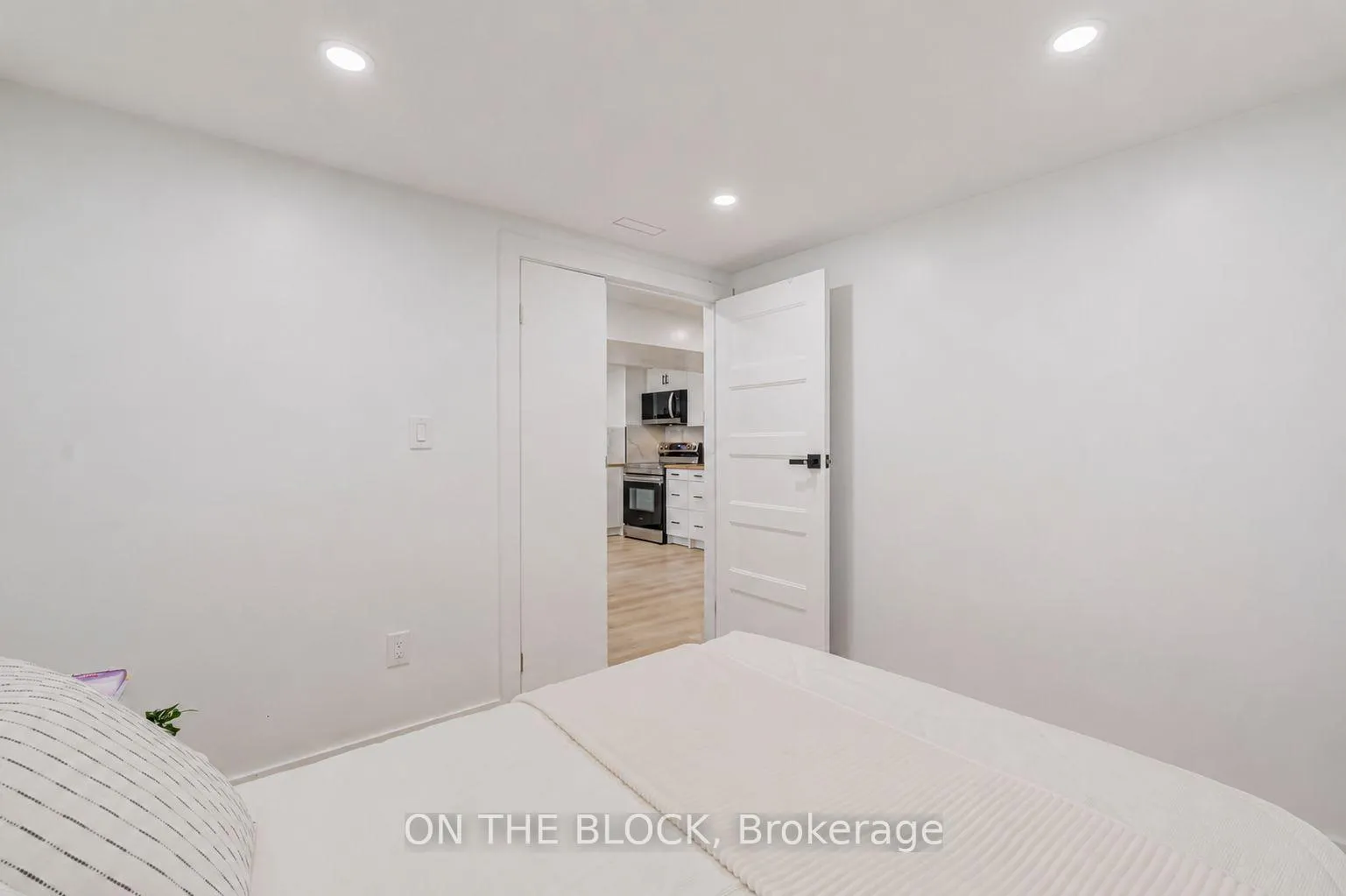 Photo 10 of Unit #Lower, 34 Henley Crescent, Etobicoke, Rexdale-Kipling — HOMEH