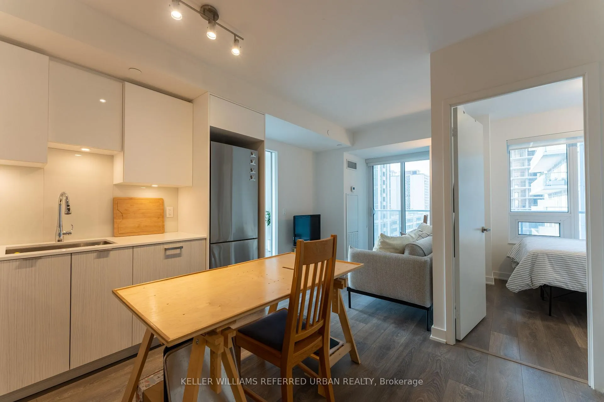 Photo 1 of Unit 1012, 195 Redpath Avenue, Toronto, Mount Pleasant West — HOMEH