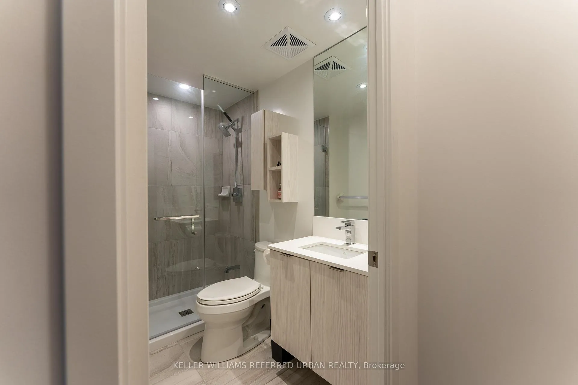 Photo 9 of Unit 1012, 195 Redpath Avenue, Toronto, Mount Pleasant West — HOMEH