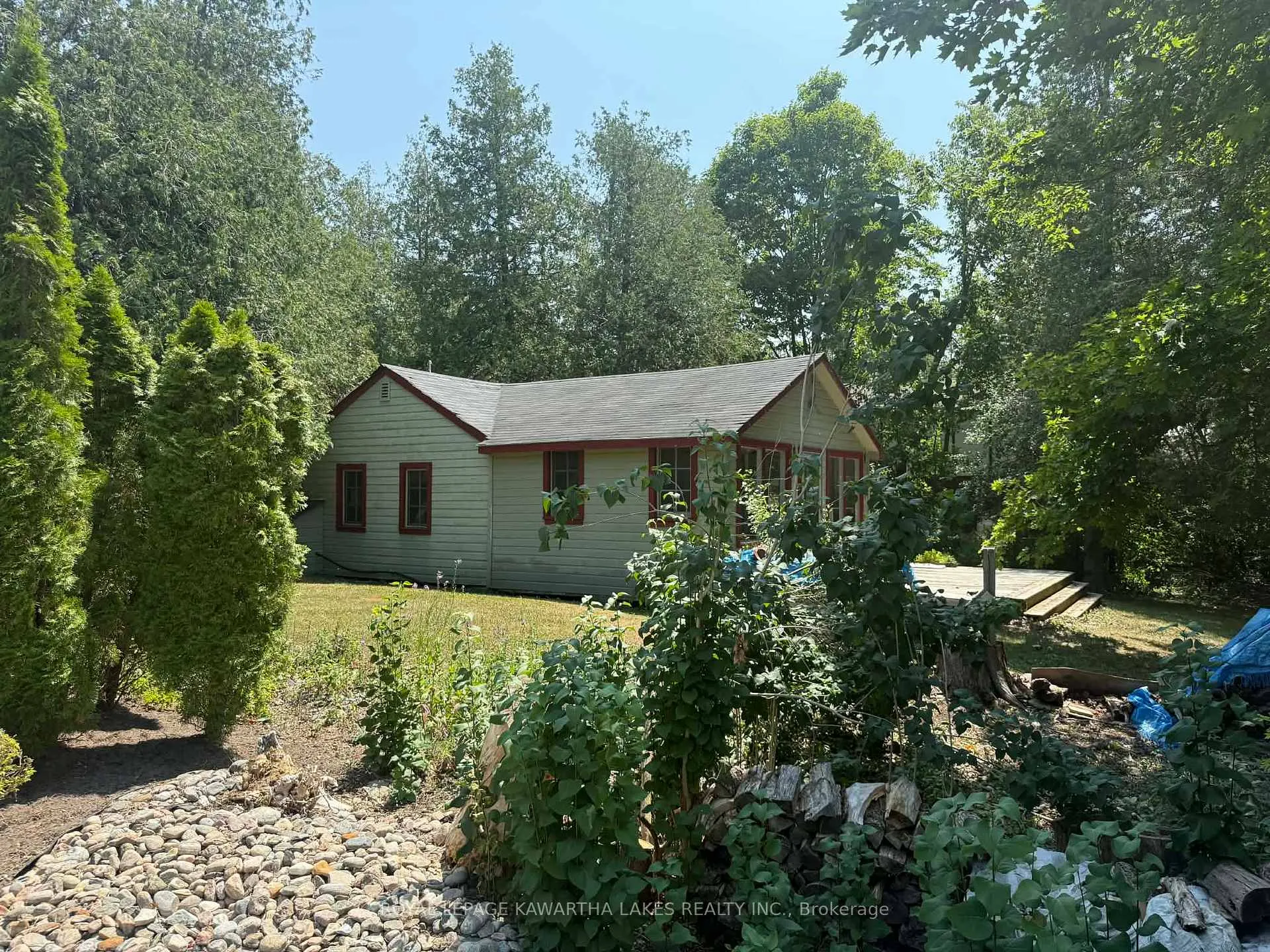 Front of 8 Sturgeon Glen Road
