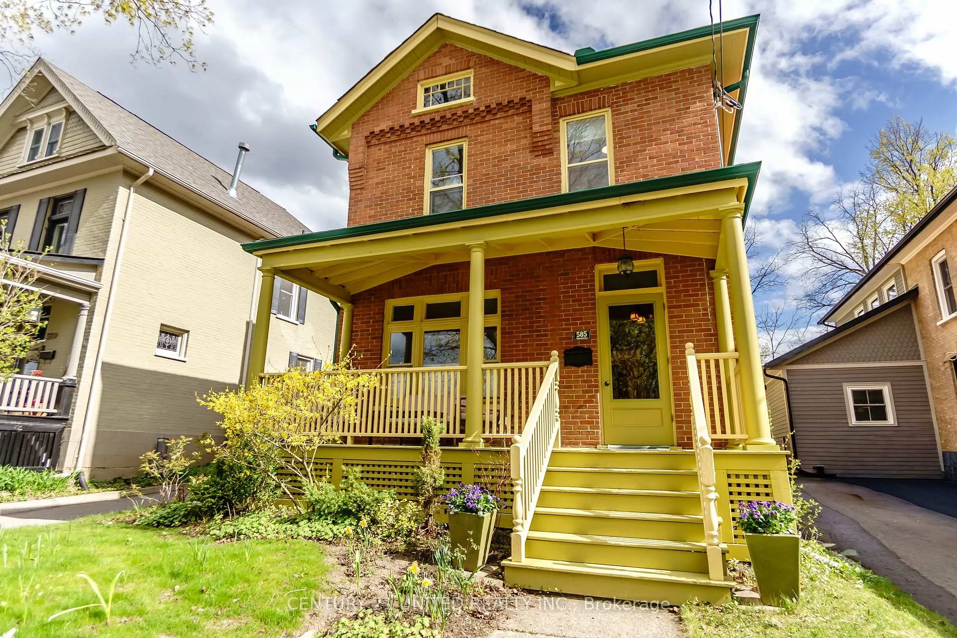 Photo 2 of 585 Homewood Avenue, Peterborough, Town Ward 3 — HOMEH