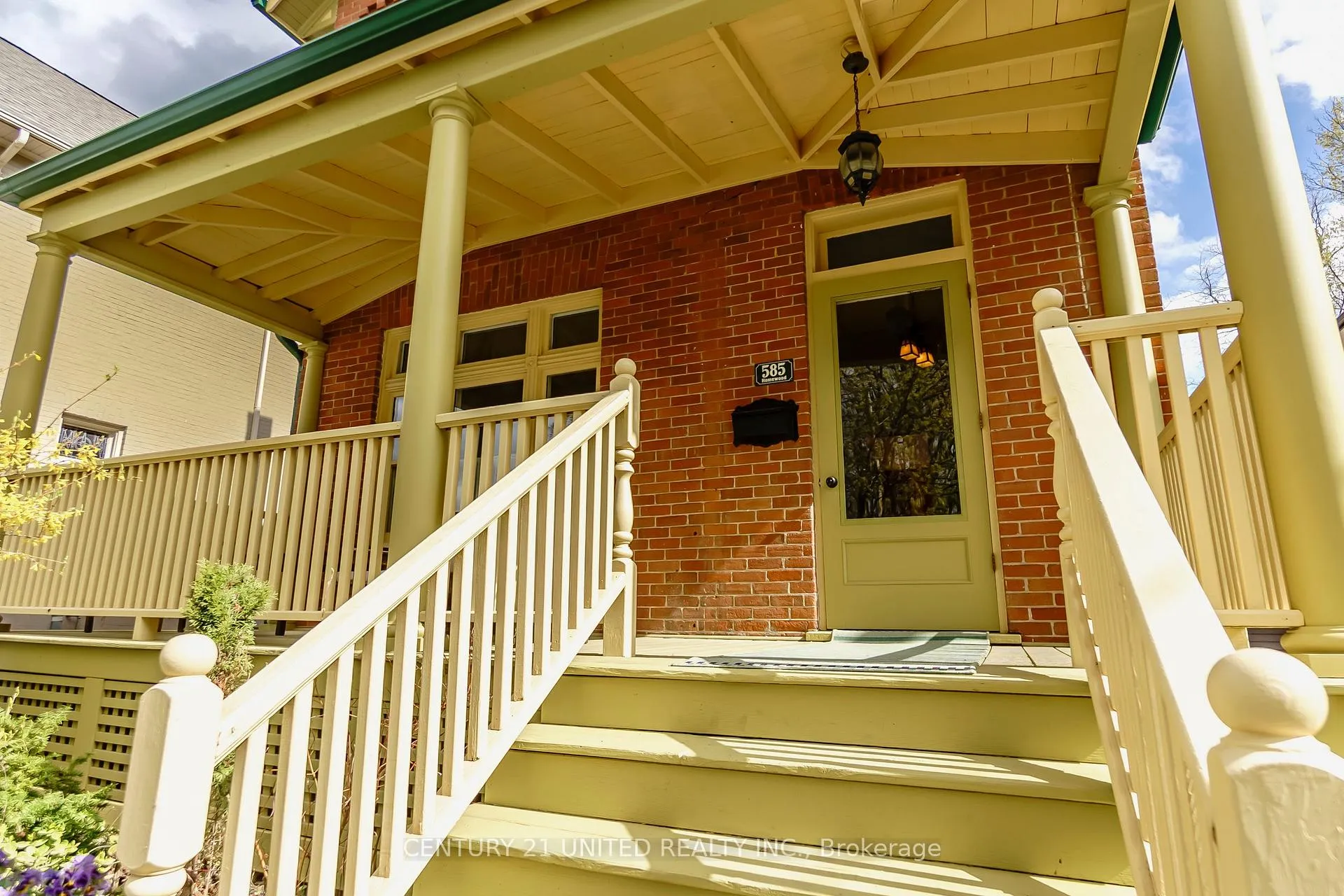 Photo 3 of 585 Homewood Avenue, Peterborough, Town Ward 3 — HOMEH