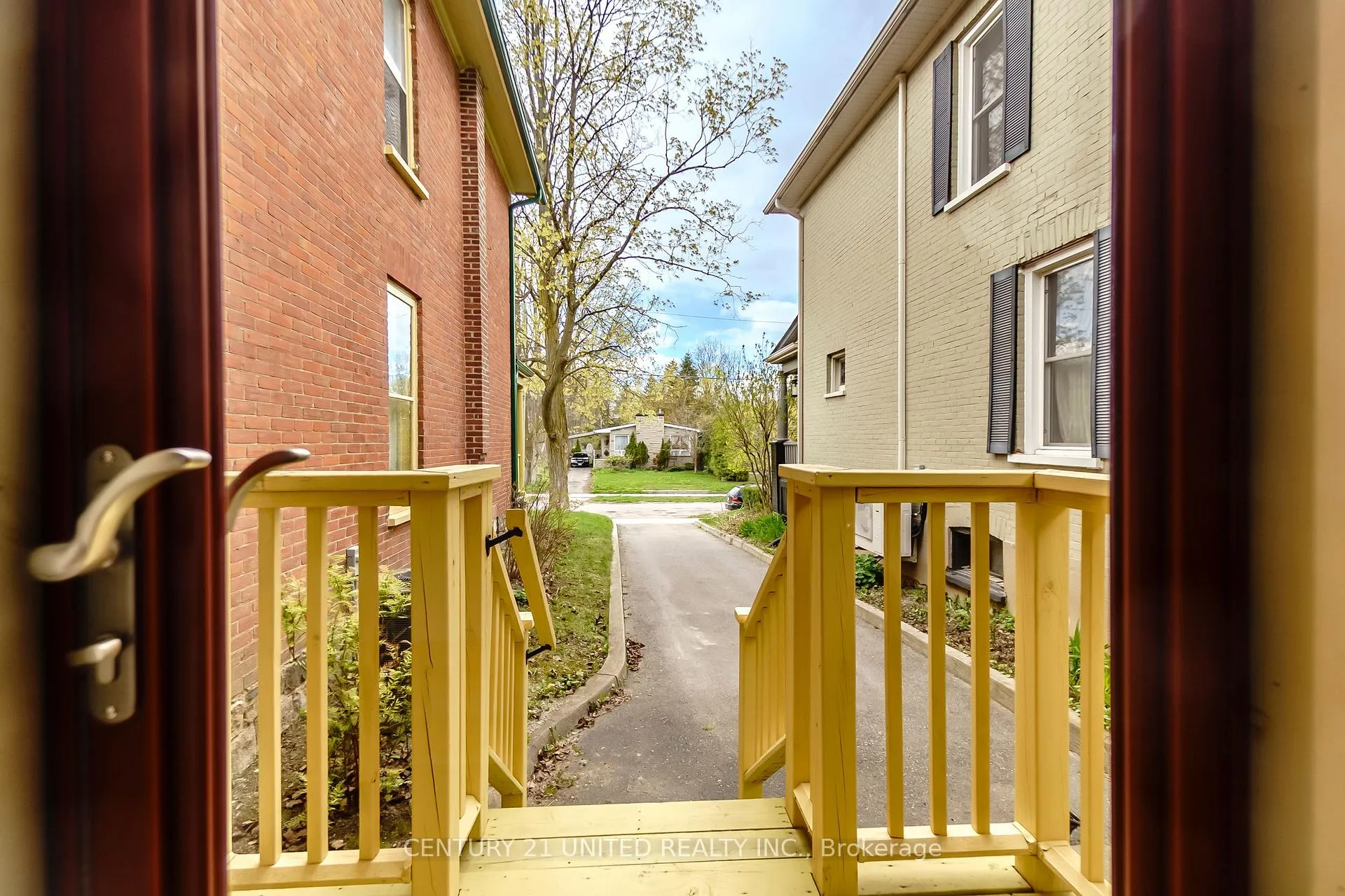 Photo 29 of 585 Homewood Avenue, Peterborough, Town Ward 3 — HOMEH