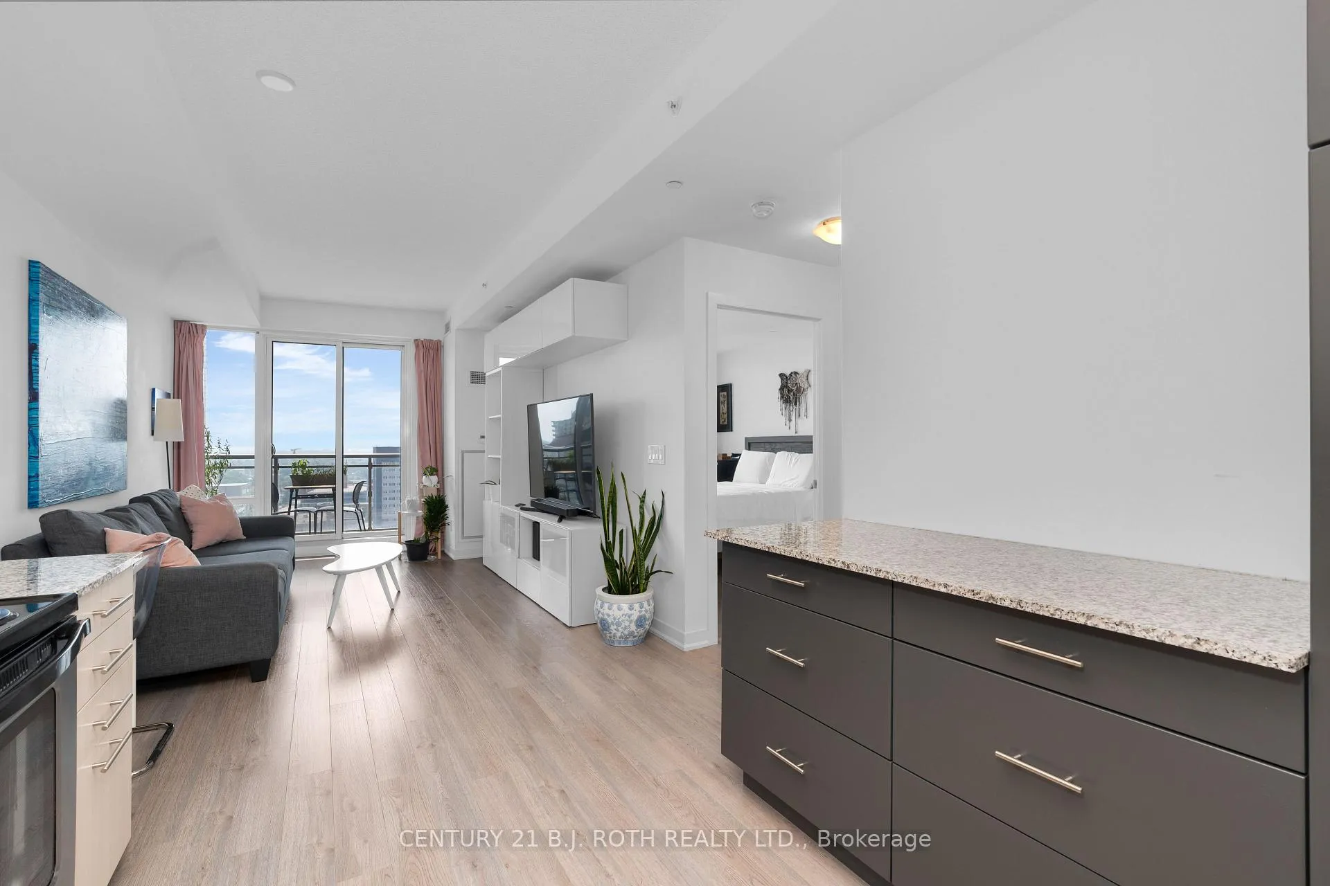 Photo 6 of Unit 1507, 85 Duke Street W, Kitchener — HOMEH