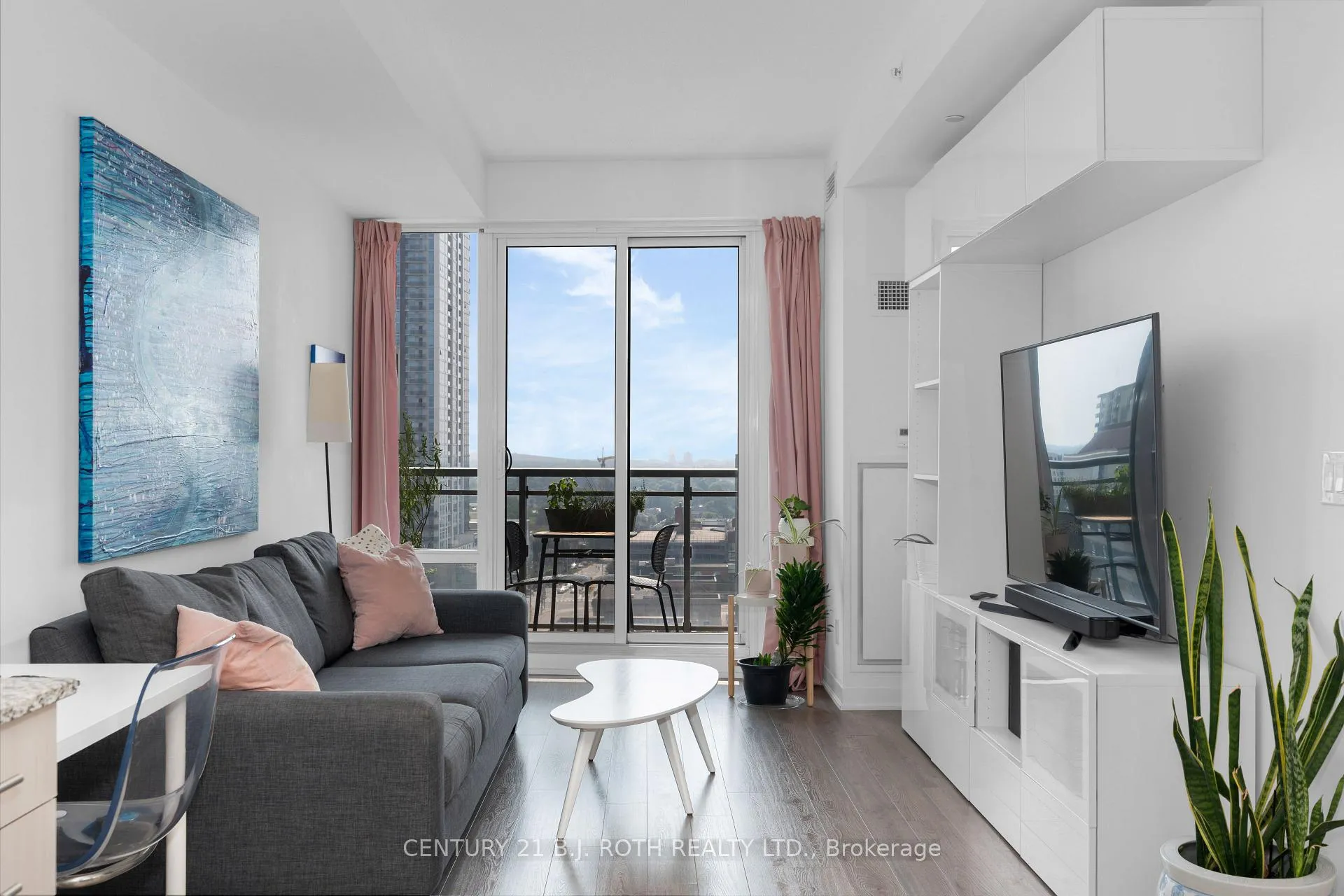 Photo 7 of Unit 1507, 85 Duke Street W, Kitchener — HOMEH