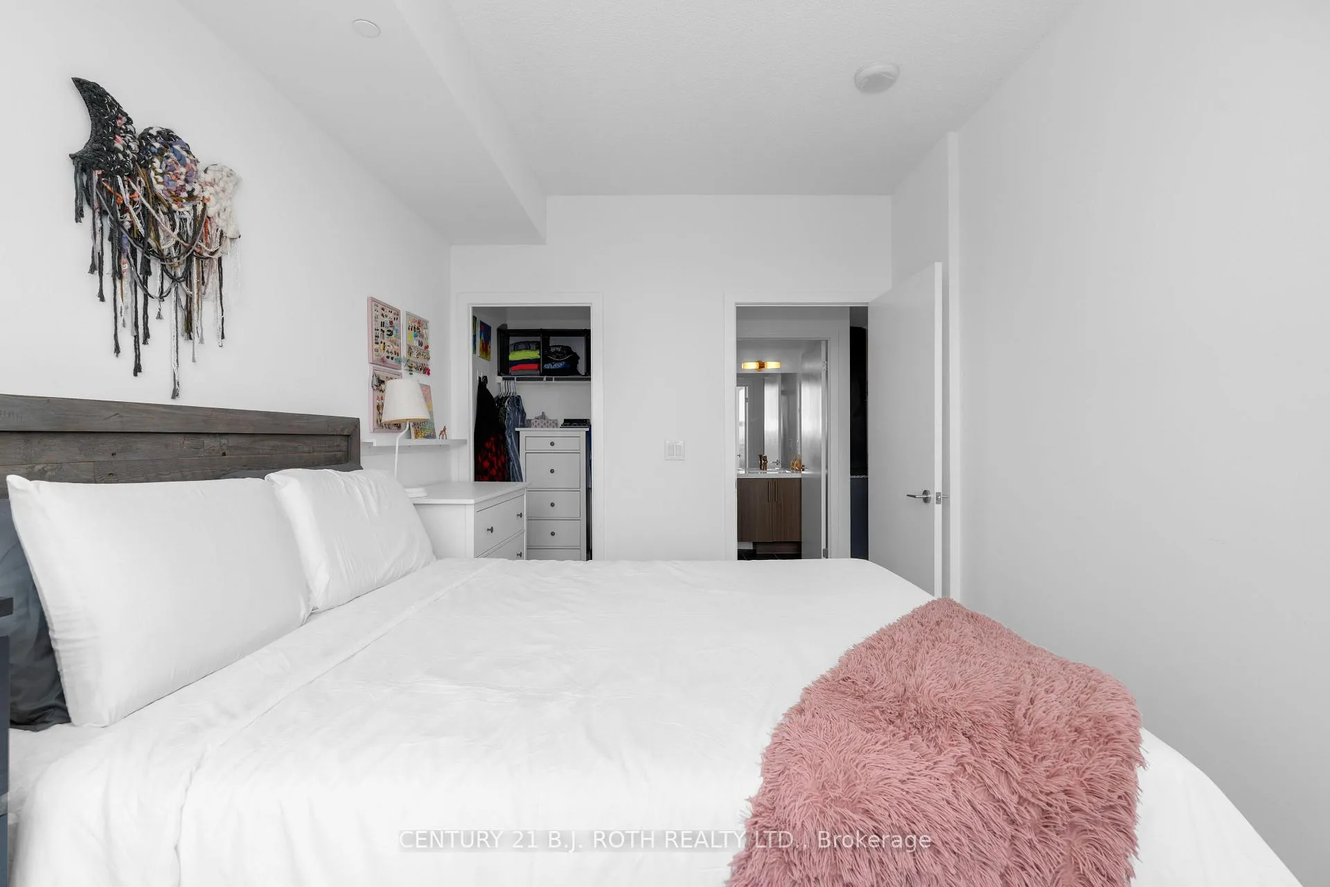 Photo 12 of Unit 1507, 85 Duke Street W, Kitchener — HOMEH