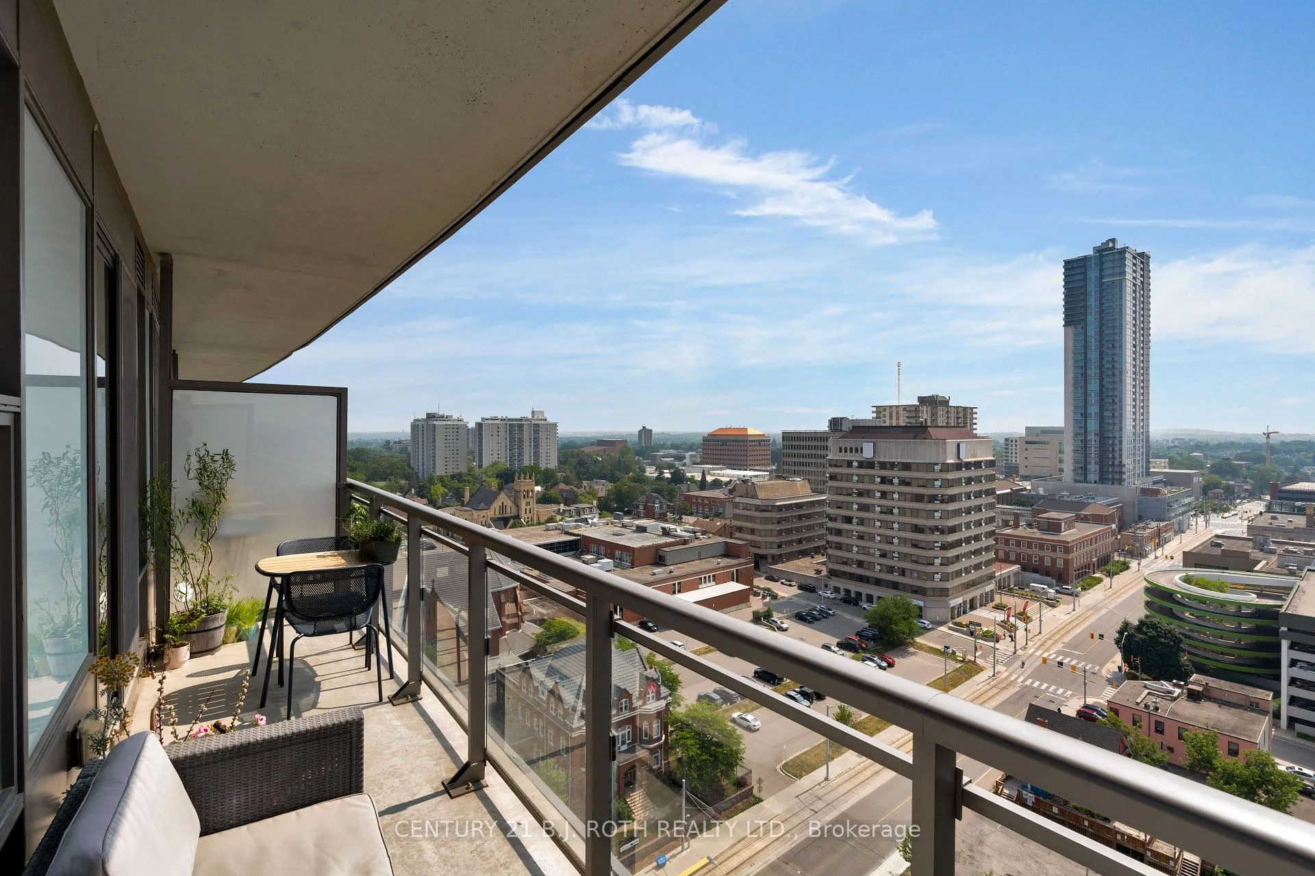 Photo 14 of Unit 1507, 85 Duke Street W, Kitchener — HOMEH