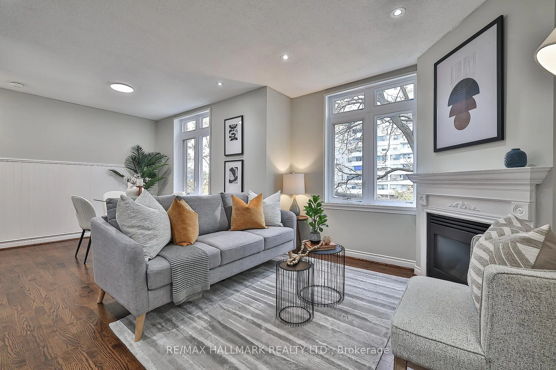 Photo 2 of Unit 15, 83 Lillian Street, Toronto, Mount Pleasant West — HOMEH