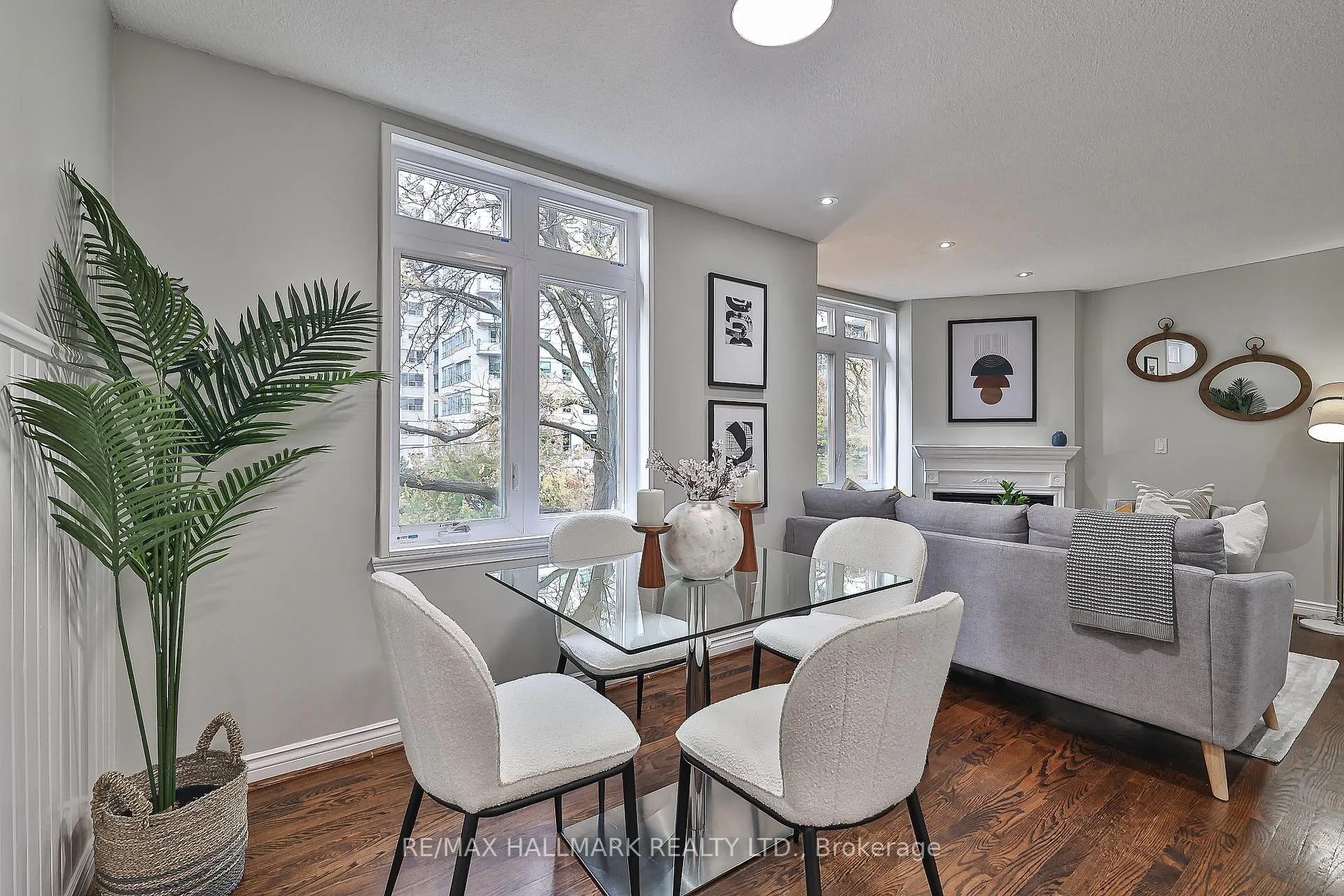 Photo 3 of Unit 15, 83 Lillian Street, Toronto, Mount Pleasant West — HOMEH
