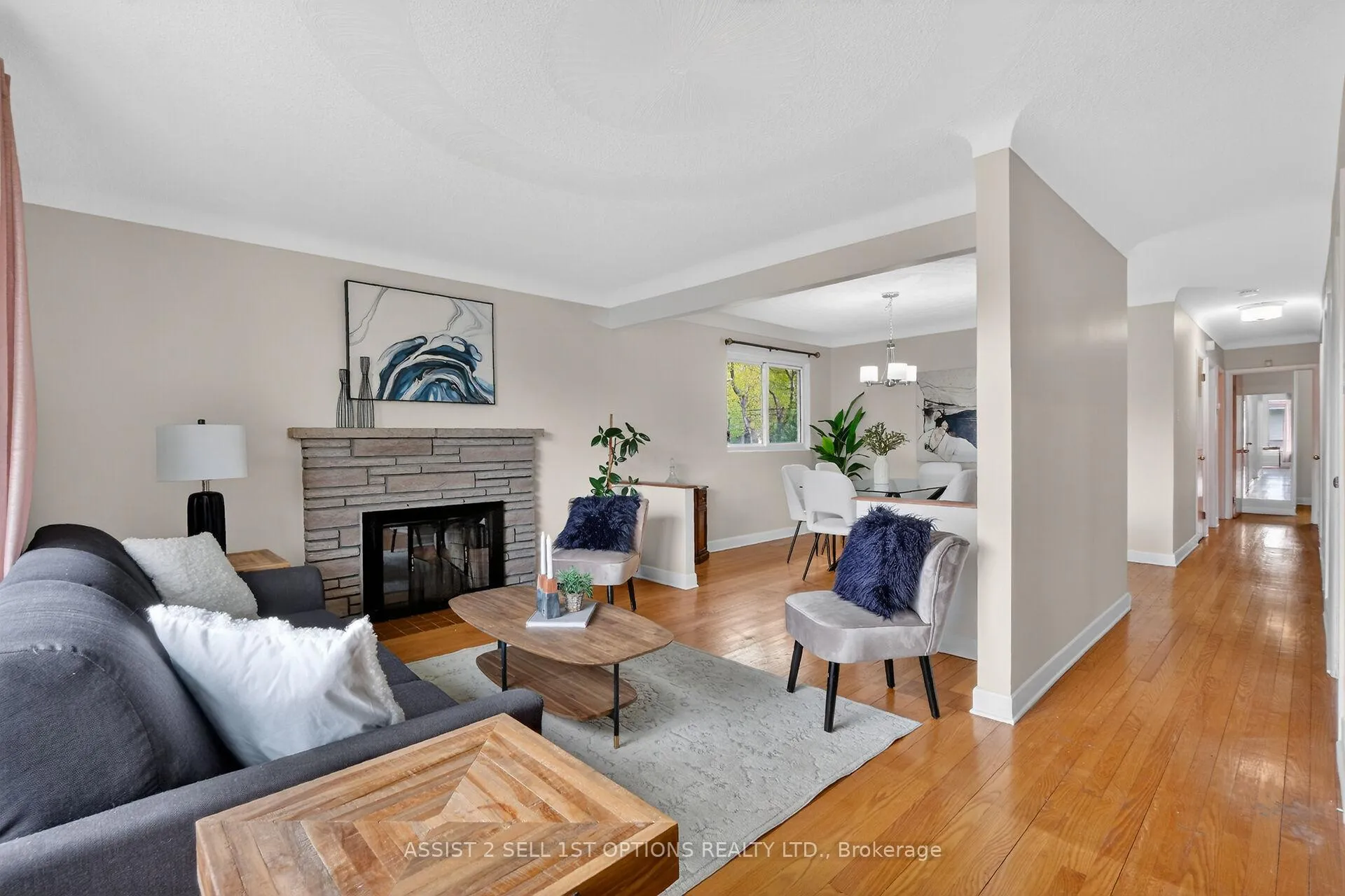 Photo 3 of 874 Riddell Avenue N, Ottawa, McKellar Heights/Glabar Park — HOMEH
