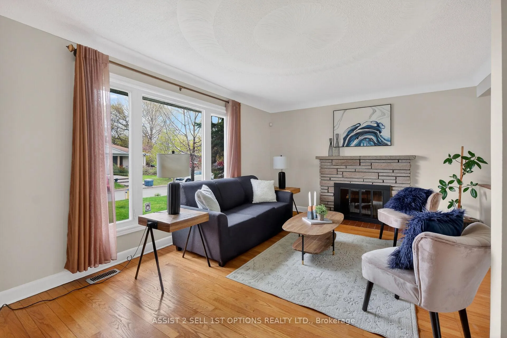 Photo 5 of 874 Riddell Avenue N, Ottawa, McKellar Heights/Glabar Park — HOMEH