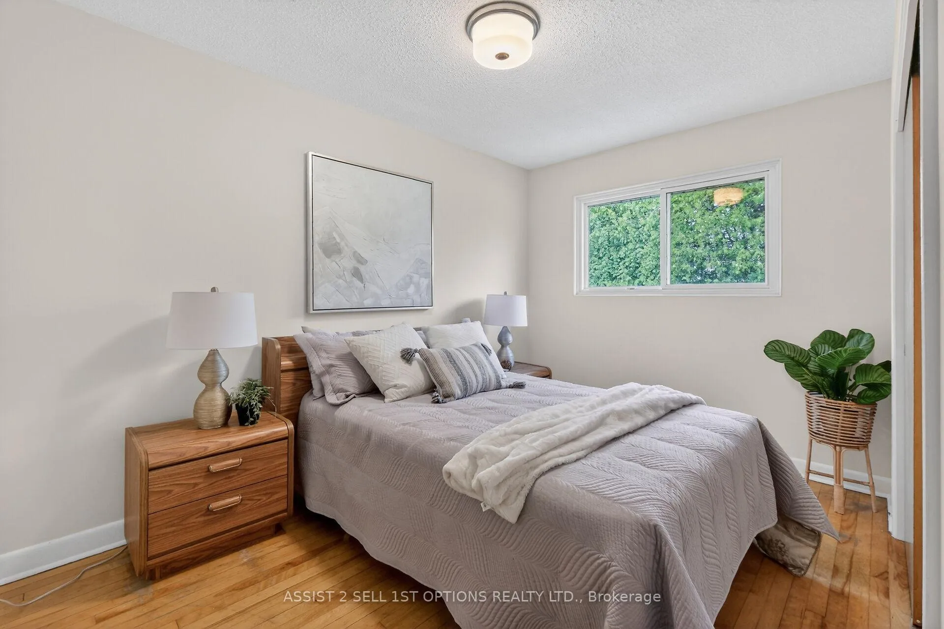 Photo 16 of 874 Riddell Avenue N, Ottawa, McKellar Heights/Glabar Park — HOMEH