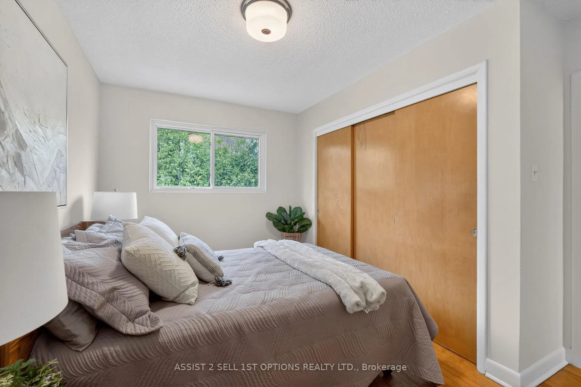 Photo 17 of 874 Riddell Avenue N, Ottawa, McKellar Heights/Glabar Park — HOMEH