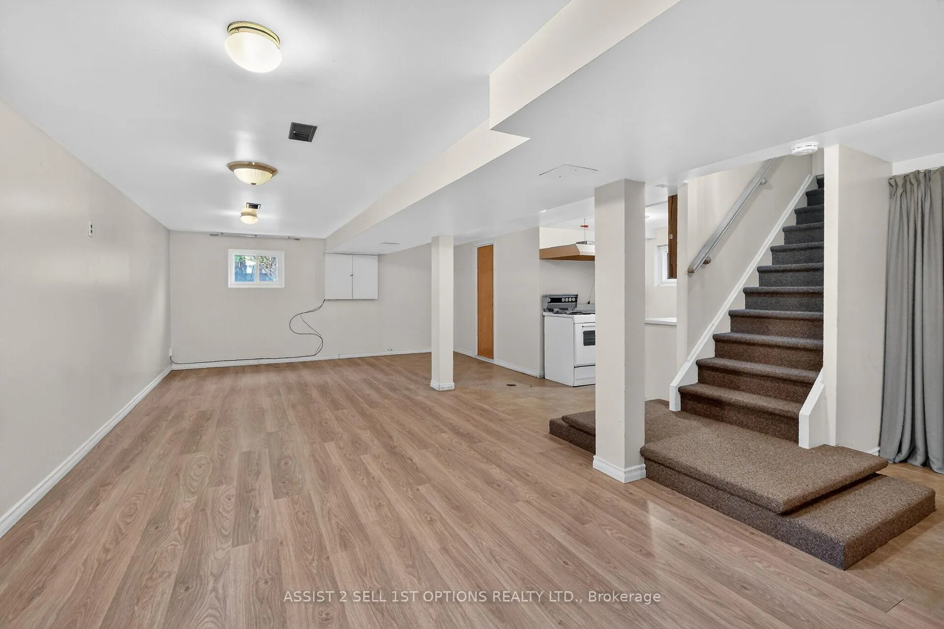 Photo 24 of 874 Riddell Avenue N, Ottawa, McKellar Heights/Glabar Park — HOMEH