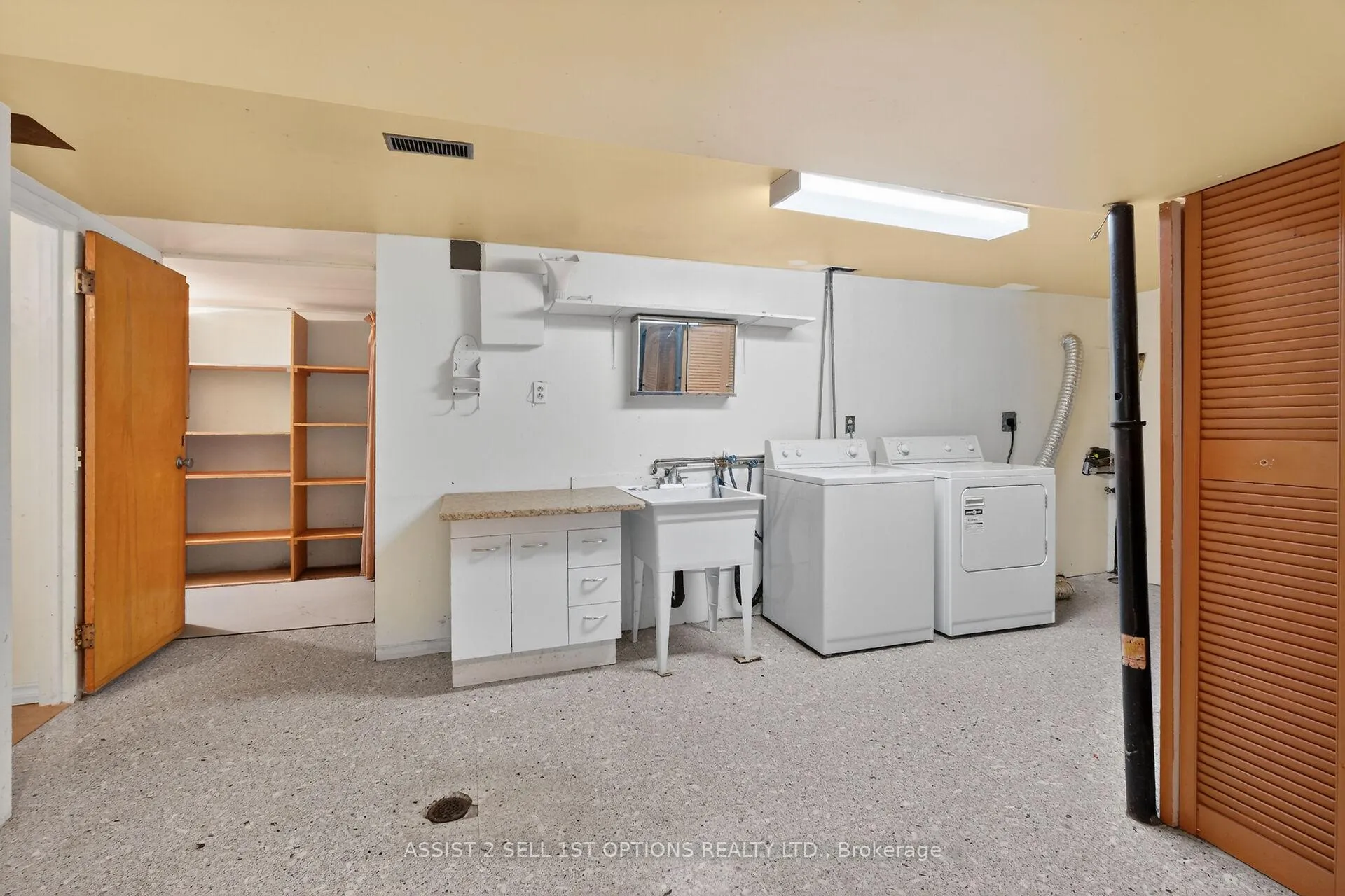 Photo 27 of 874 Riddell Avenue N, Ottawa, McKellar Heights/Glabar Park — HOMEH