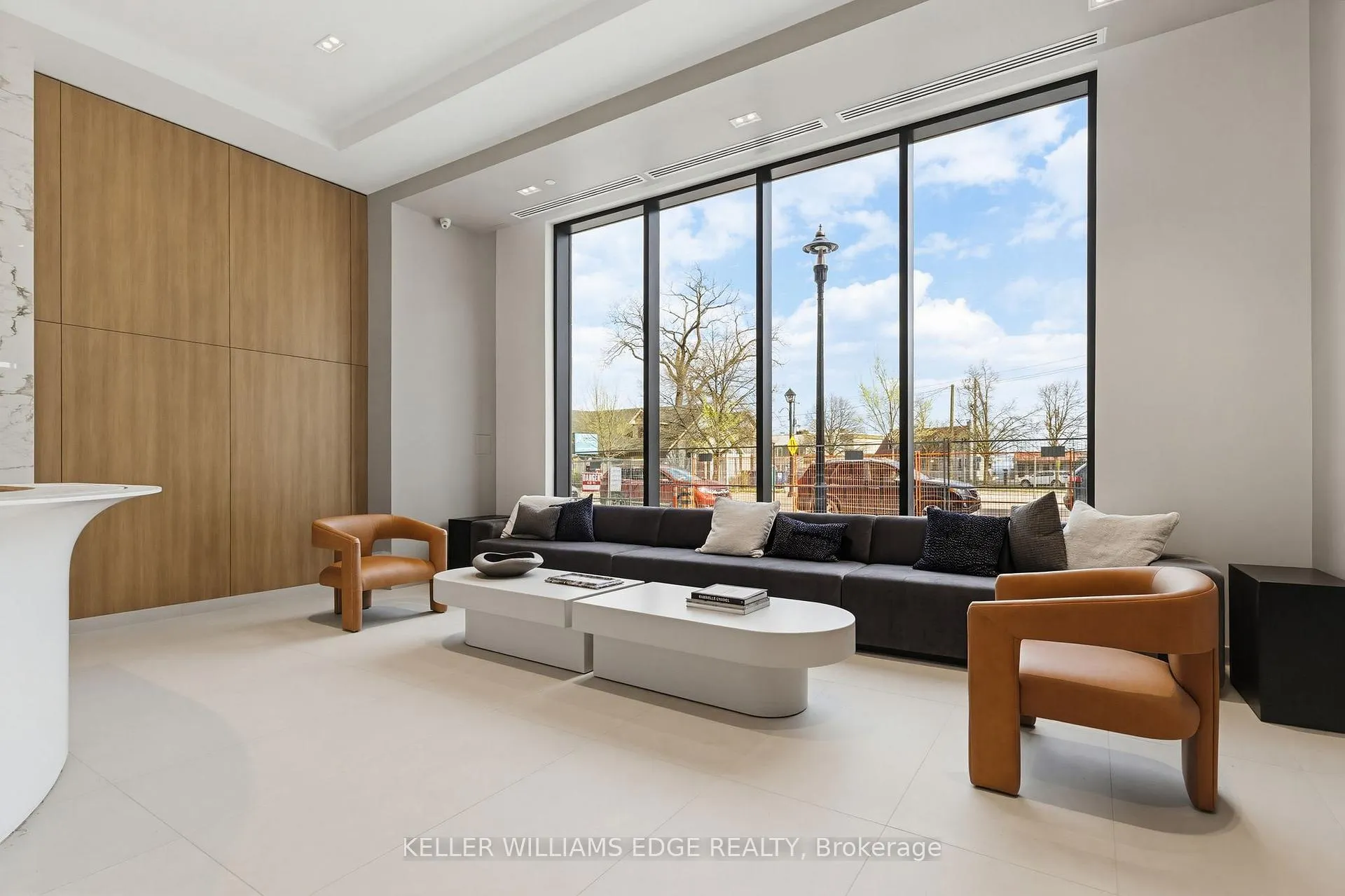 Photo 7 of Unit 1703, 2075 Lakeshore Road, Burlington, Brant — HOMEH