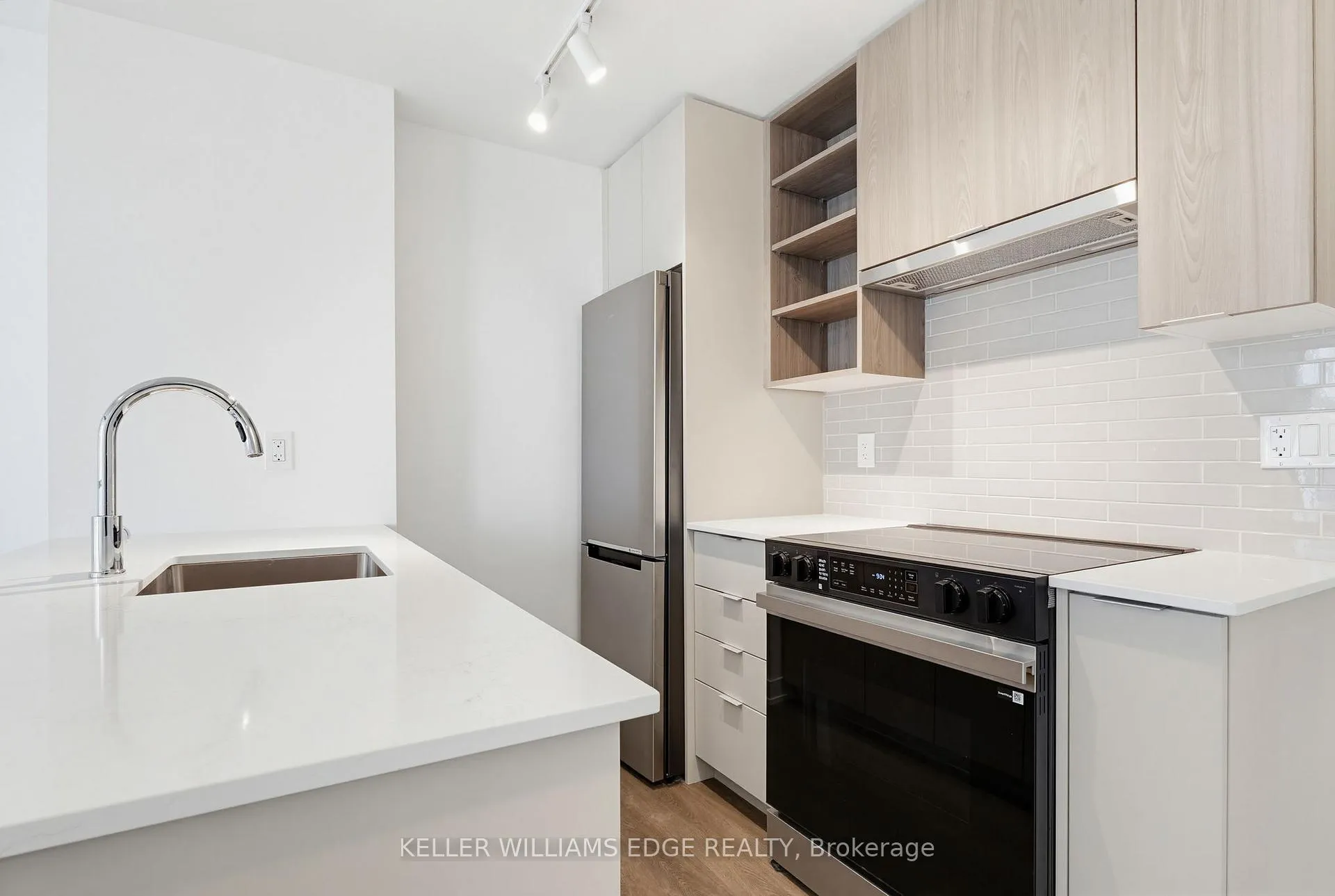 Photo 14 of Unit 1703, 2075 Lakeshore Road, Burlington, Brant — HOMEH